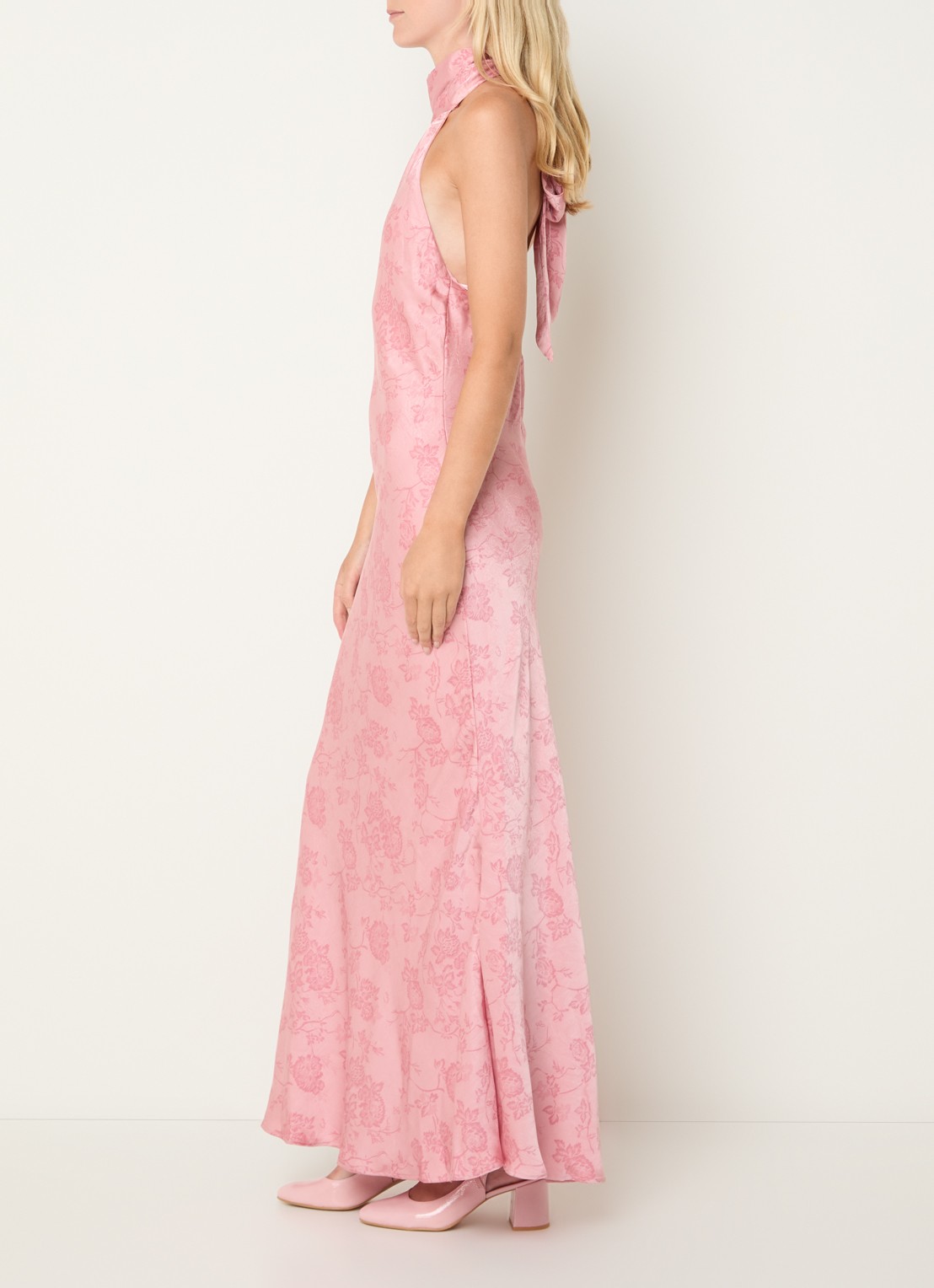Neo Noir Fiona maxi jurk met print - achterkant 2 lichtroze