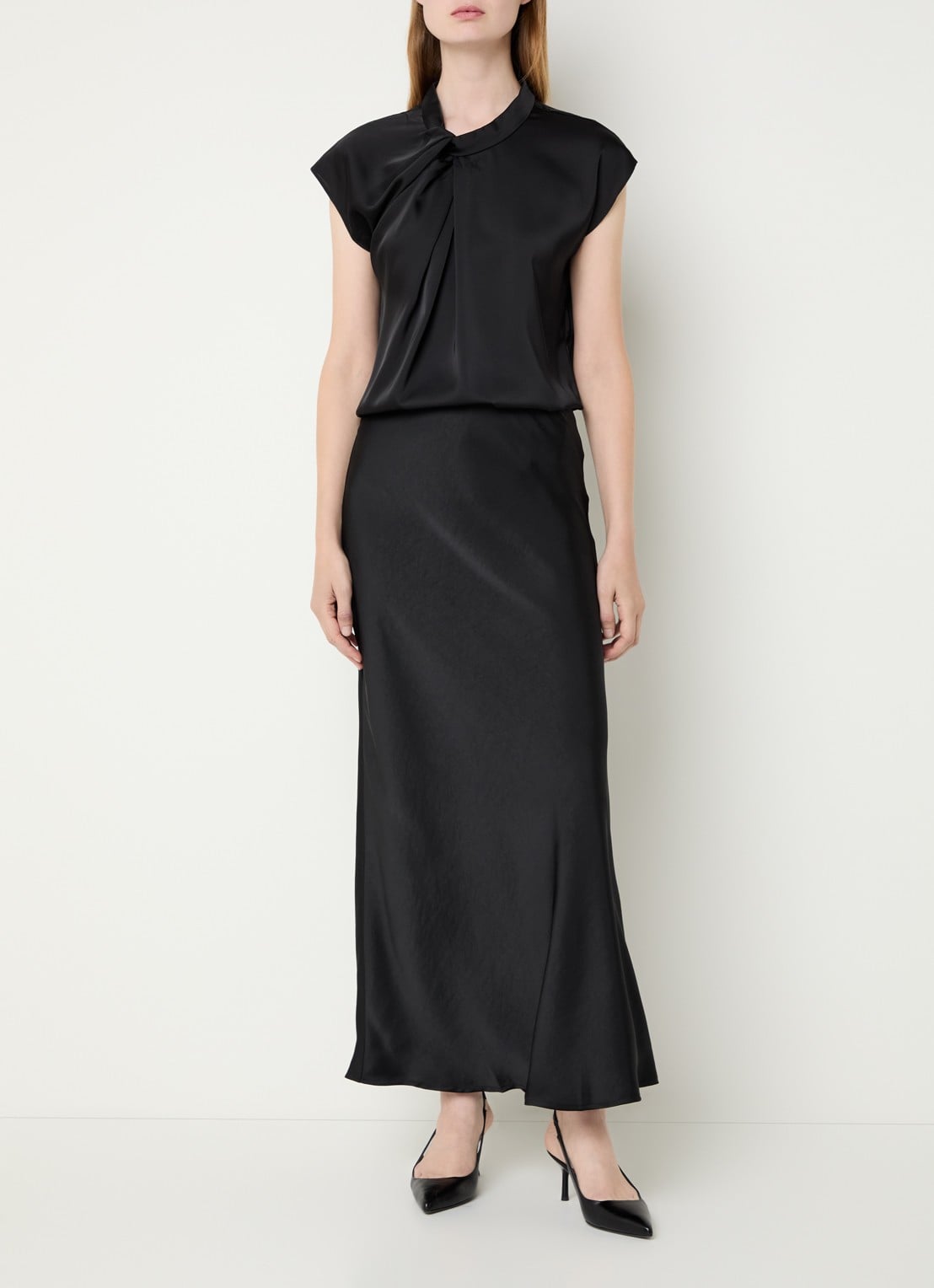 Neo Noir Fleur tuniek van satijn - voorkant 2 zwart