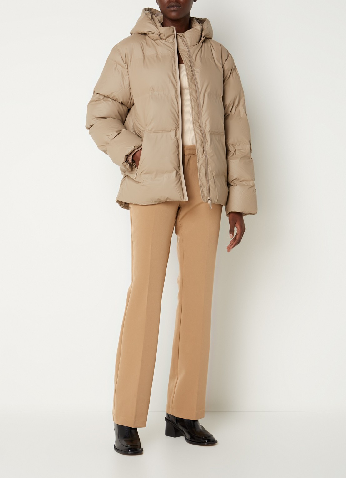 Neo Noir Fox puffer jack met afneembare capuchon - voorkant 4 khaki