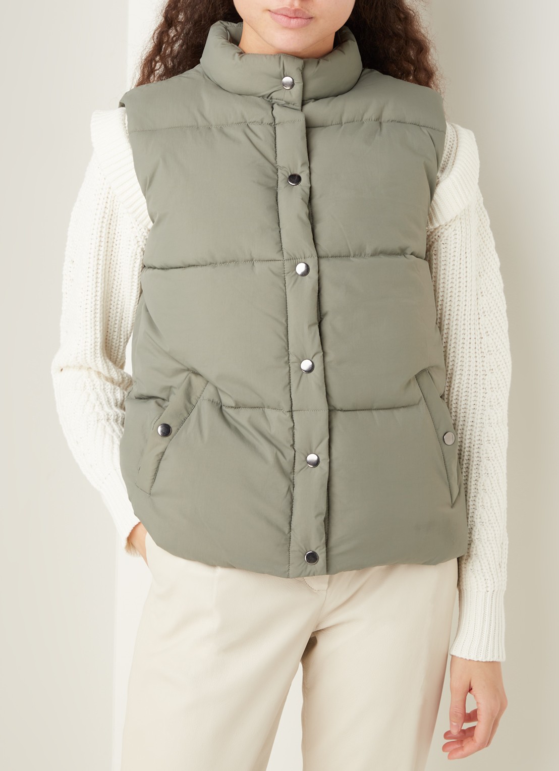 Neo Noir Frankie gewatteerde bodywarmer met steekzakken - detail grijs
