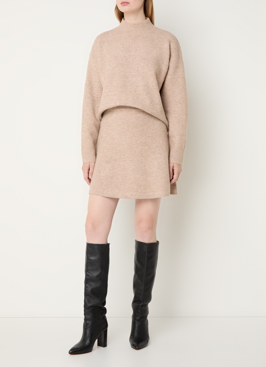 Neo Noir Gisa fijngebreide minirok in wolblend - voorkant 3 beige