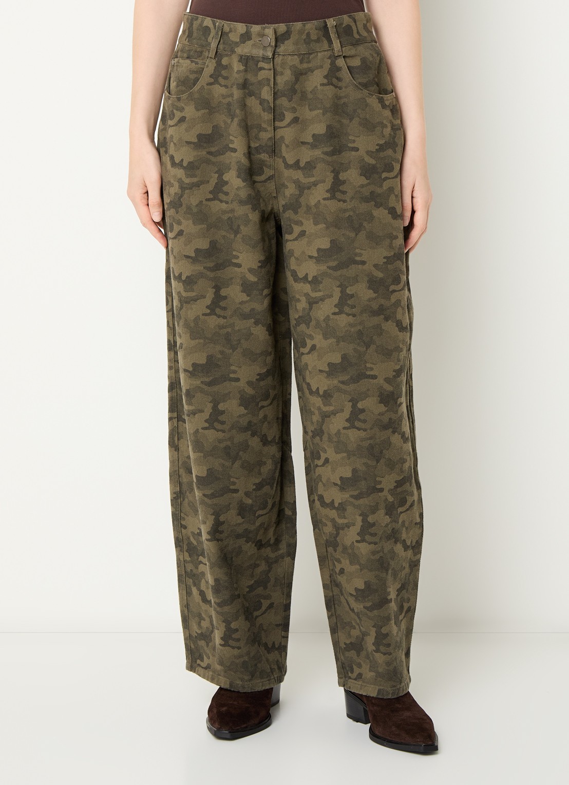 Neo Noir Haven high waist tapered fit broek met camouflageprint - detail 4 legergroen