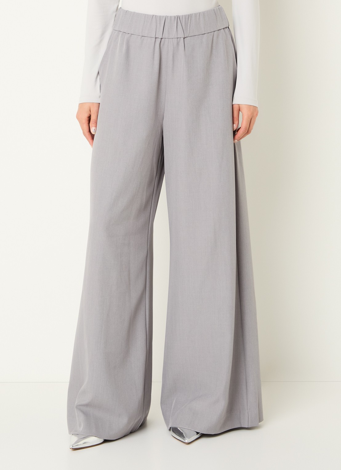 Neo Noir Janel high waist wide fit pantalon met steekzakken - detail lichtgrijs