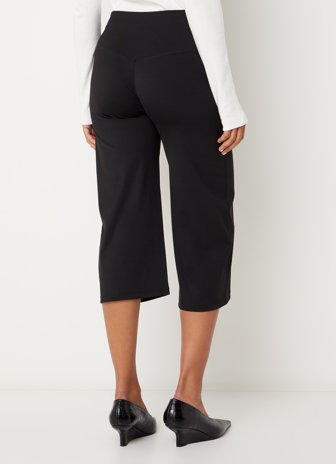 Neo Noir Lauri high waist straight fit korte broek met stretch - achterkant 2 zwart
