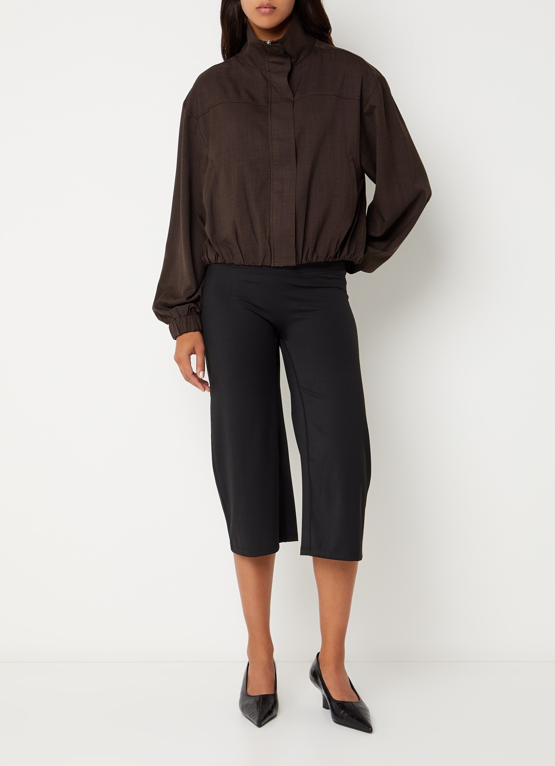 Neo Noir Lauri high waist straight fit korte broek met stretch - voorkant 4 zwart