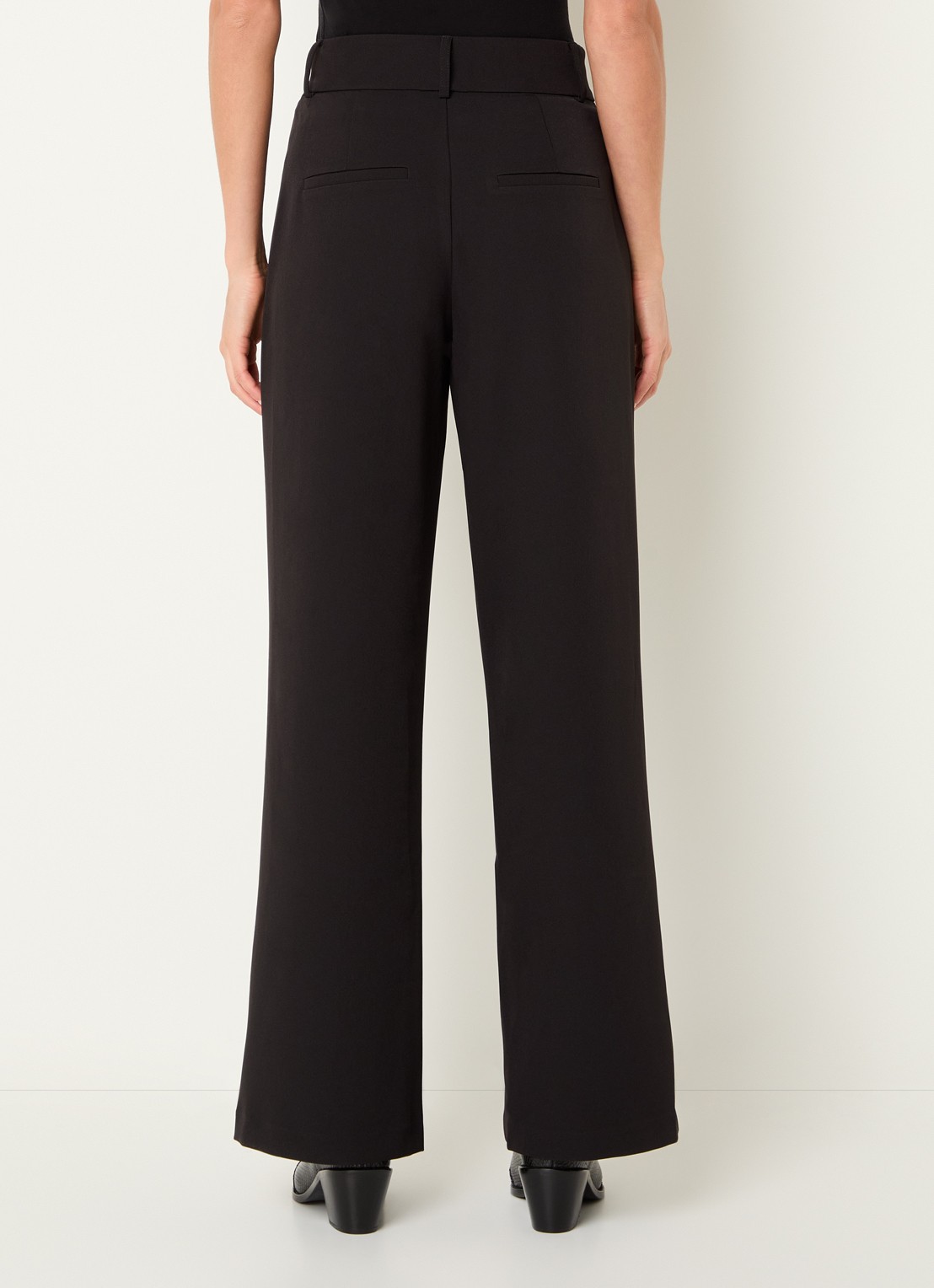 Neo Noir Nathalie high waist straight fit pantalon met steekzakken - achterkant 2 zwart