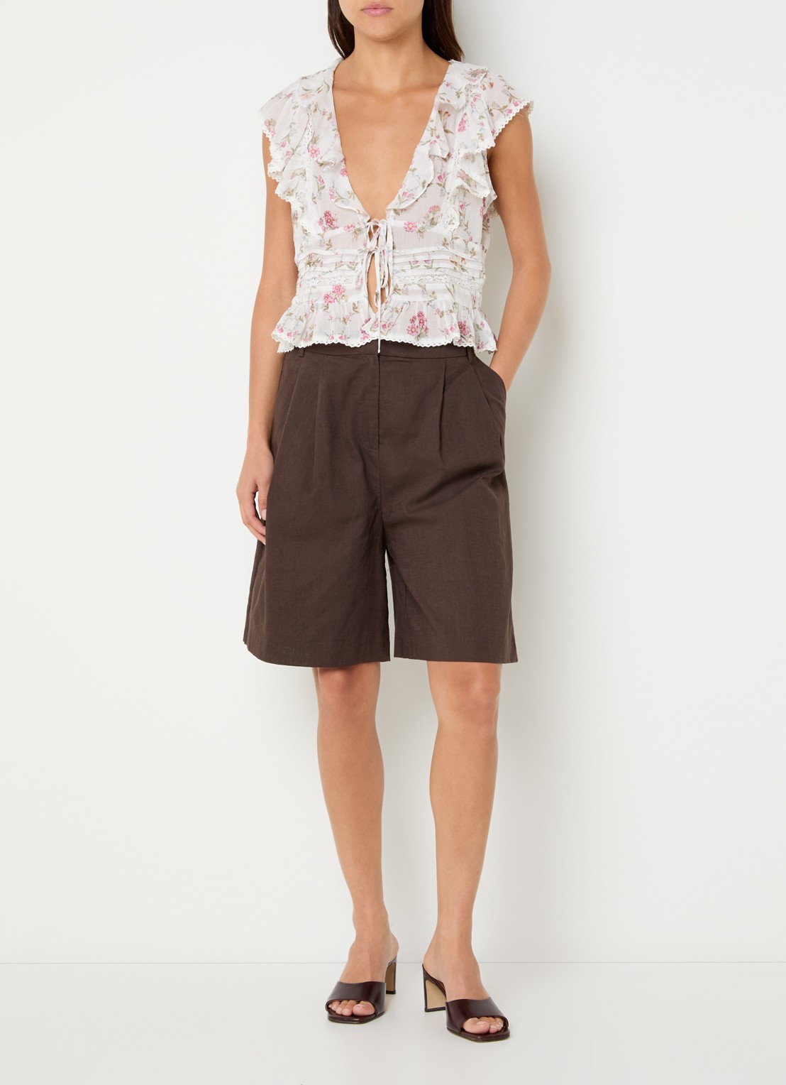 Neo Noir Nika high waist wide fit pantalon in linnenblend - voorkant 2 donkerbruin