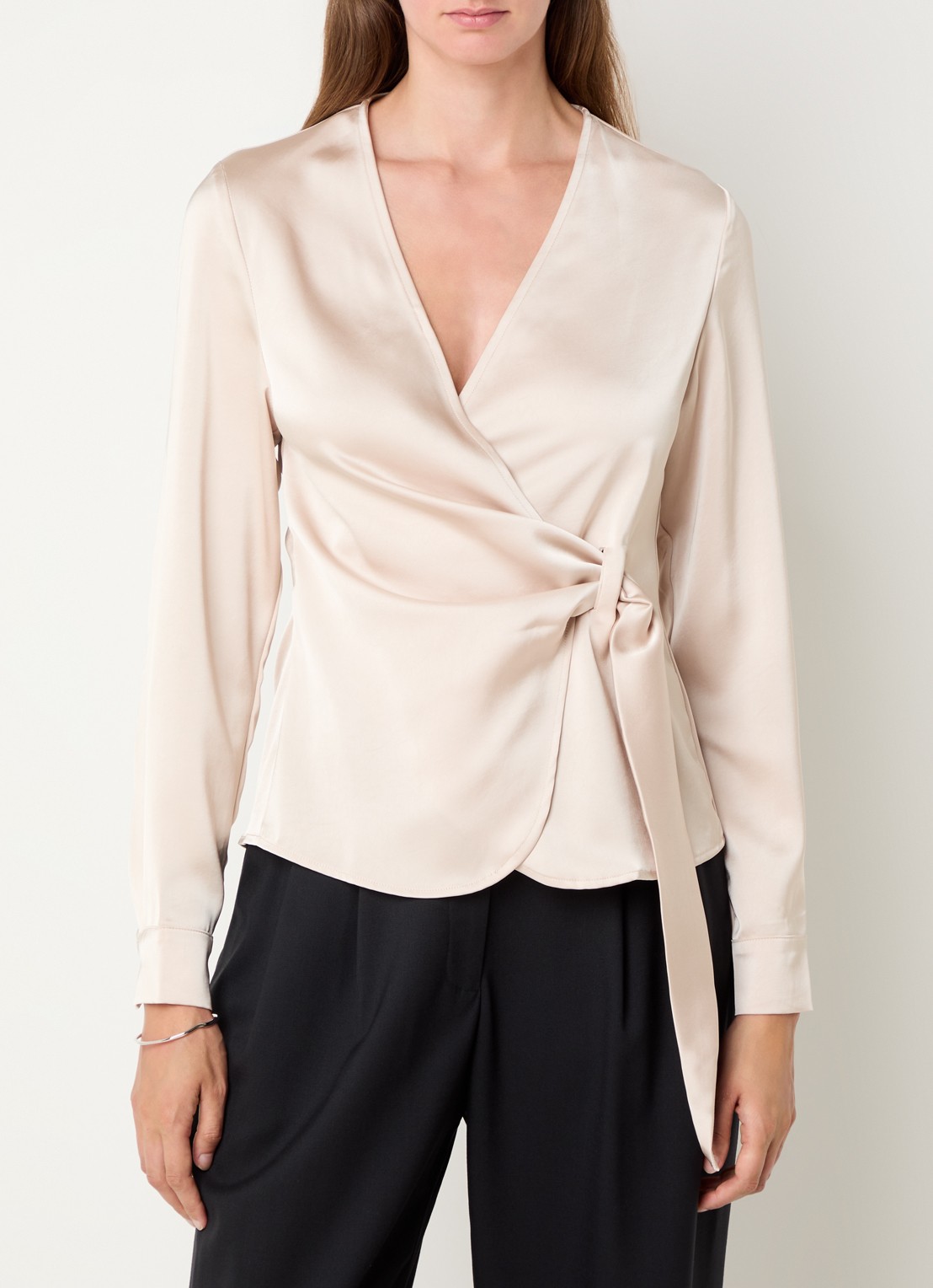 Neo Noir Petris blouse van satijn  - detail 4 naturel