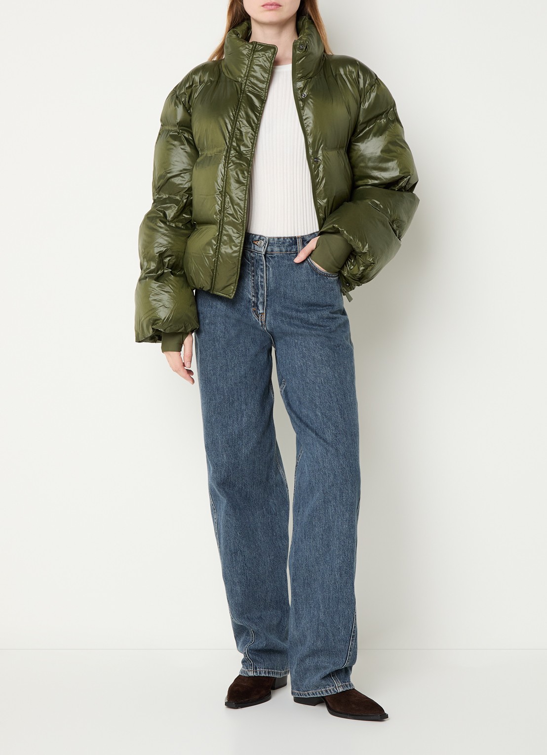 Neo Noir Rhea puffer jack met glanzende finish - voorkant 4 olijfgroen