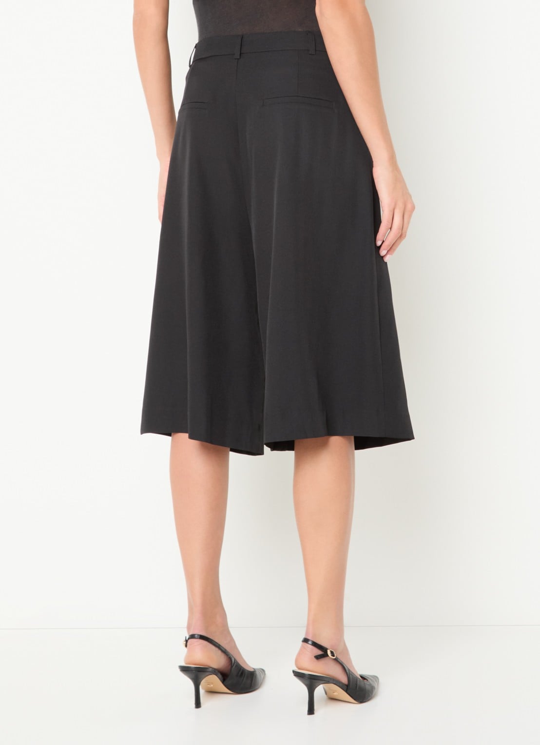 Neo Noir Rima high waist wide fit korte pantalon met plooidetail - achterkant zwart
