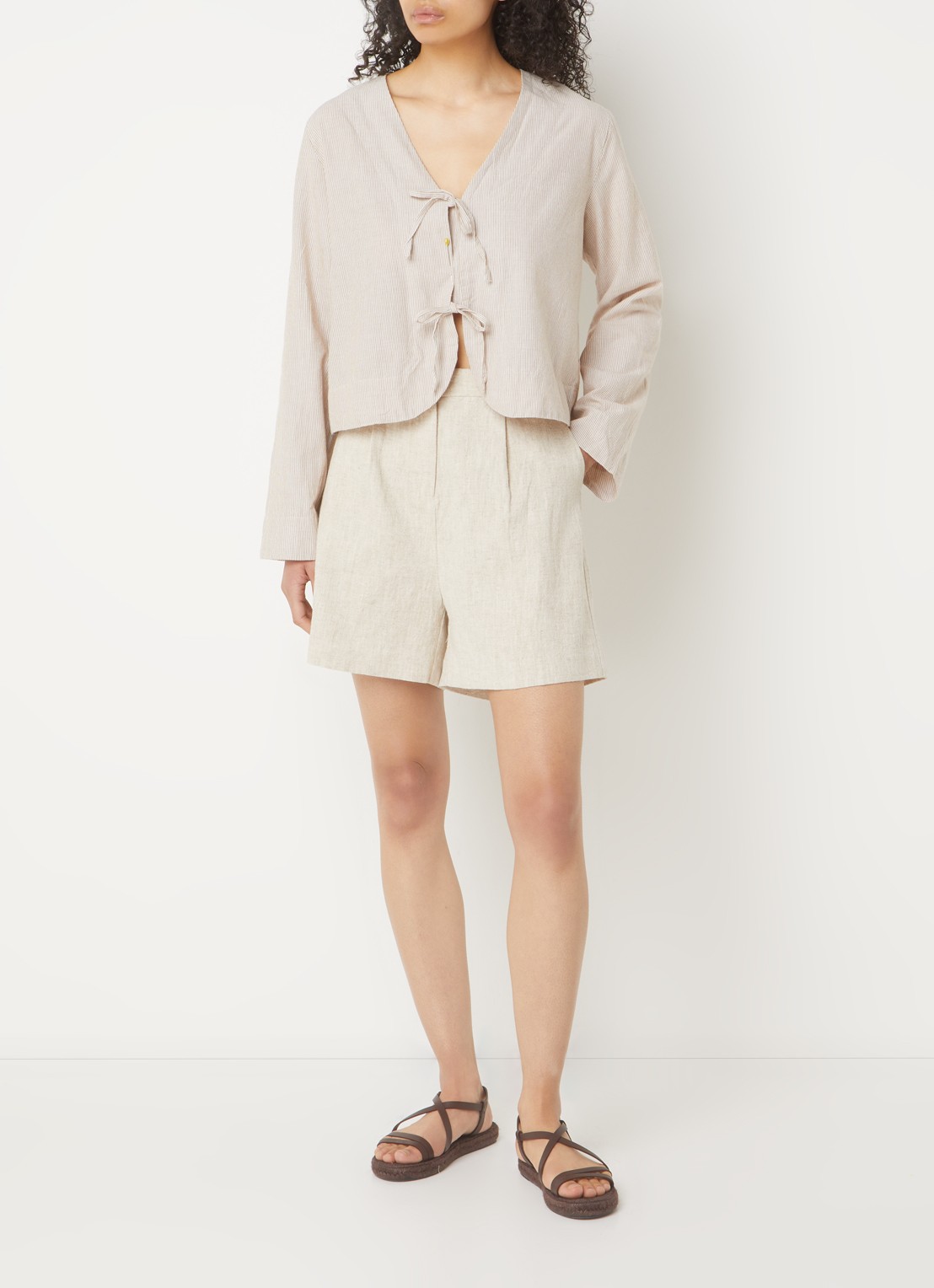 Neo Noir Saga high waist straight fit korte broek in linnenblend - voorkant 3 creme