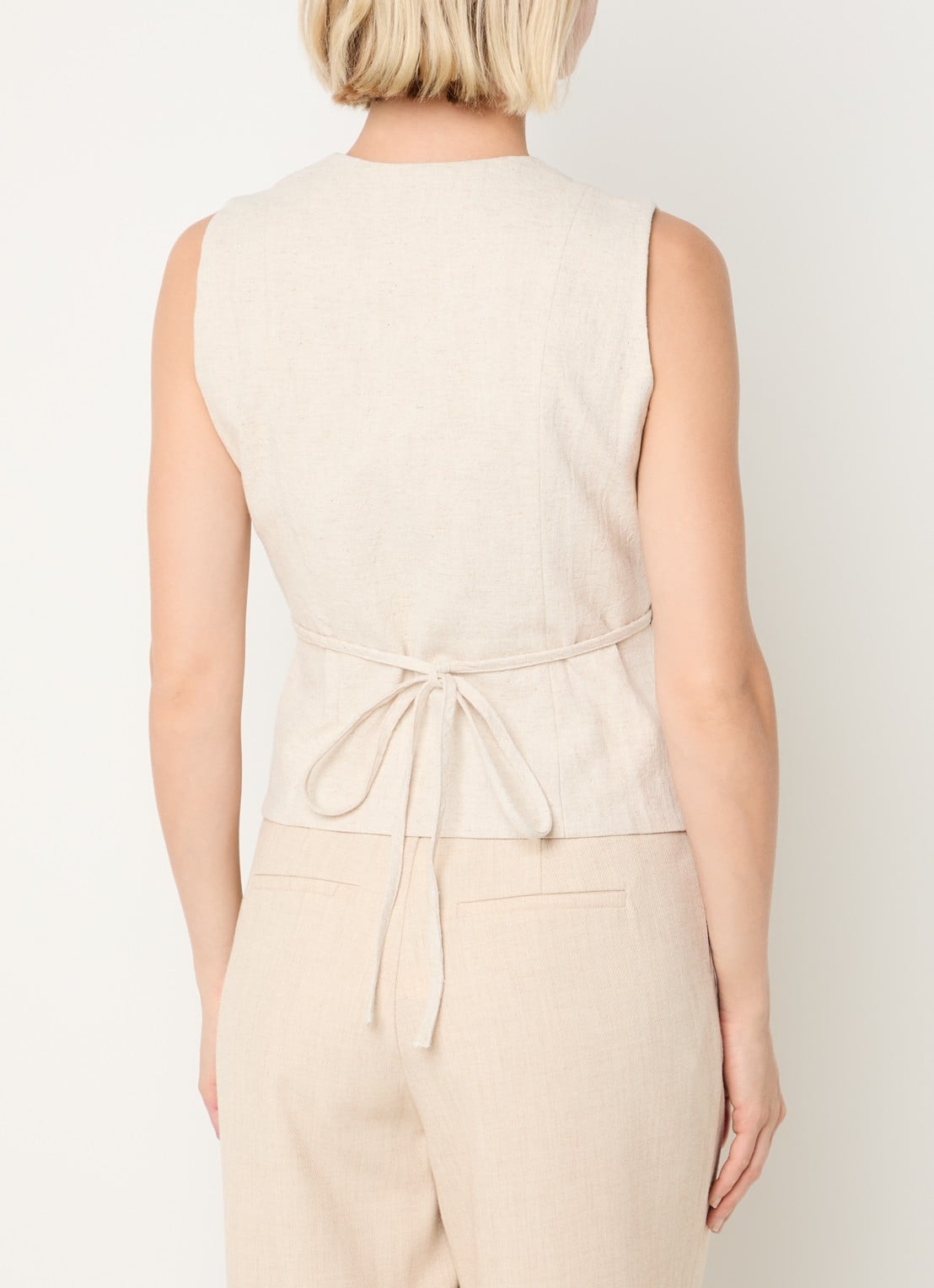 Neo Noir Samara gilet in linnenblend - achterkant beige