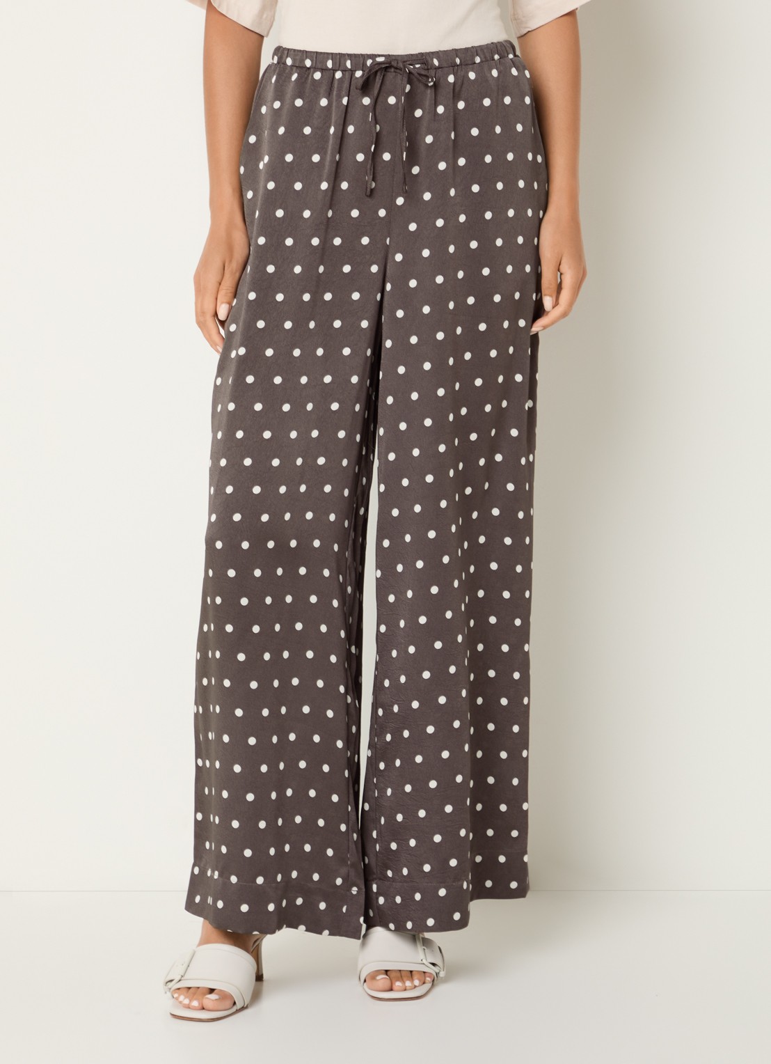 Neo Noir Sebba high waist wide fit pantalon met stippenprint - detail 3 donkerbruin