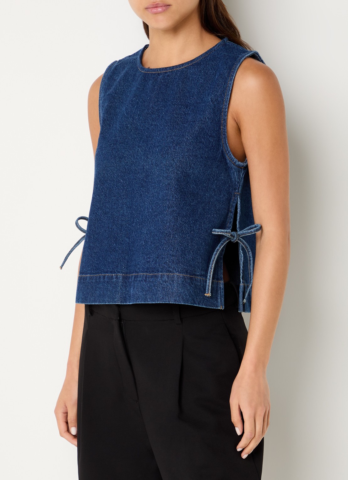 Neo Noir Svetlana top van denim met strikdetail  - detail 4 indigo
