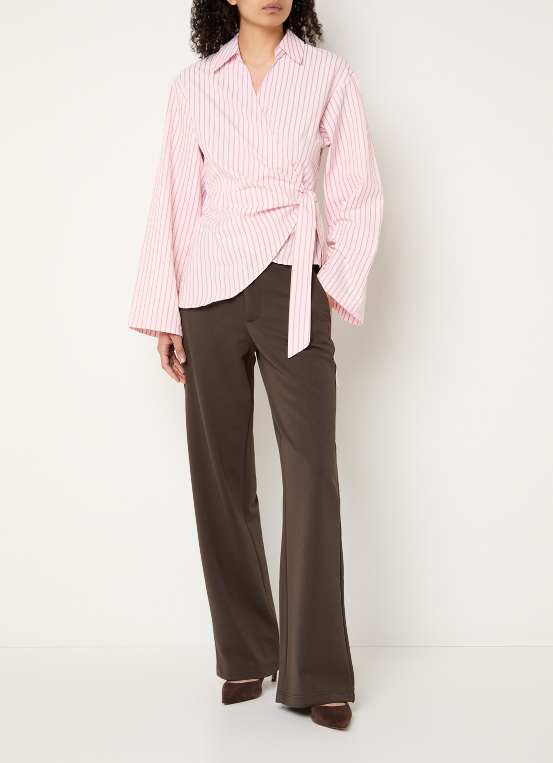 Neo Noir Tifuna asymmetrische blouse met streepprint en overslag - voorkant 2 roze