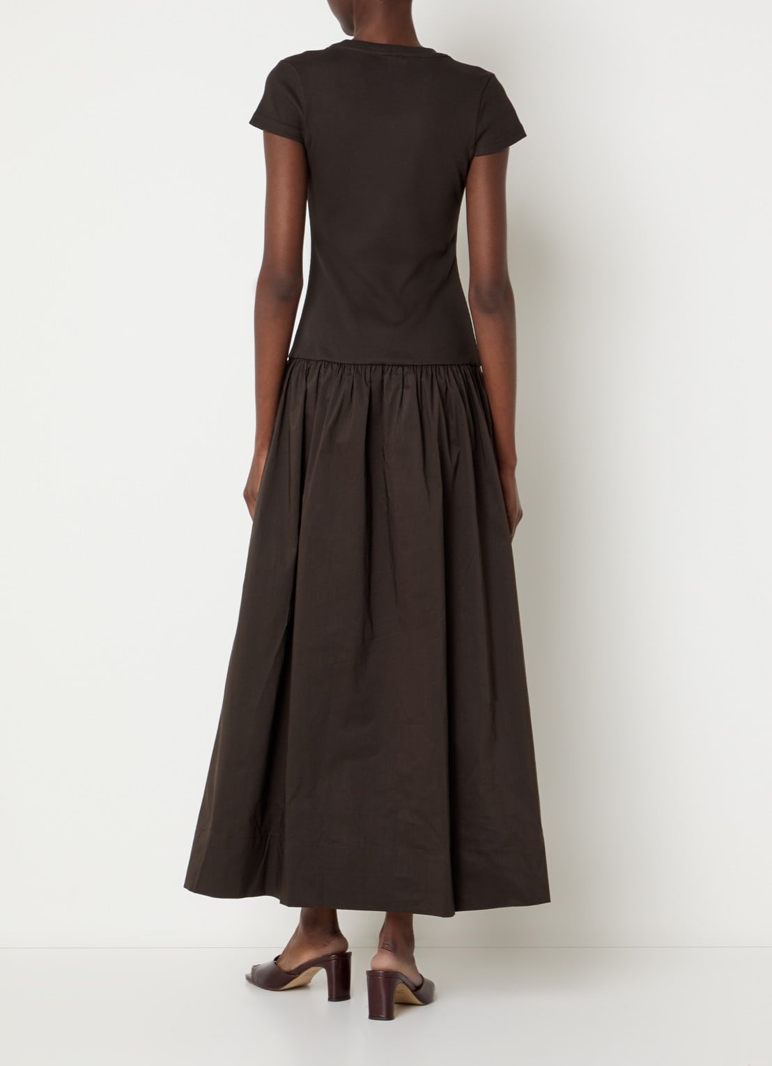 Neo Noir Tuscany maxi jurk met steekzakken - achterkant 4 chocoladebruin