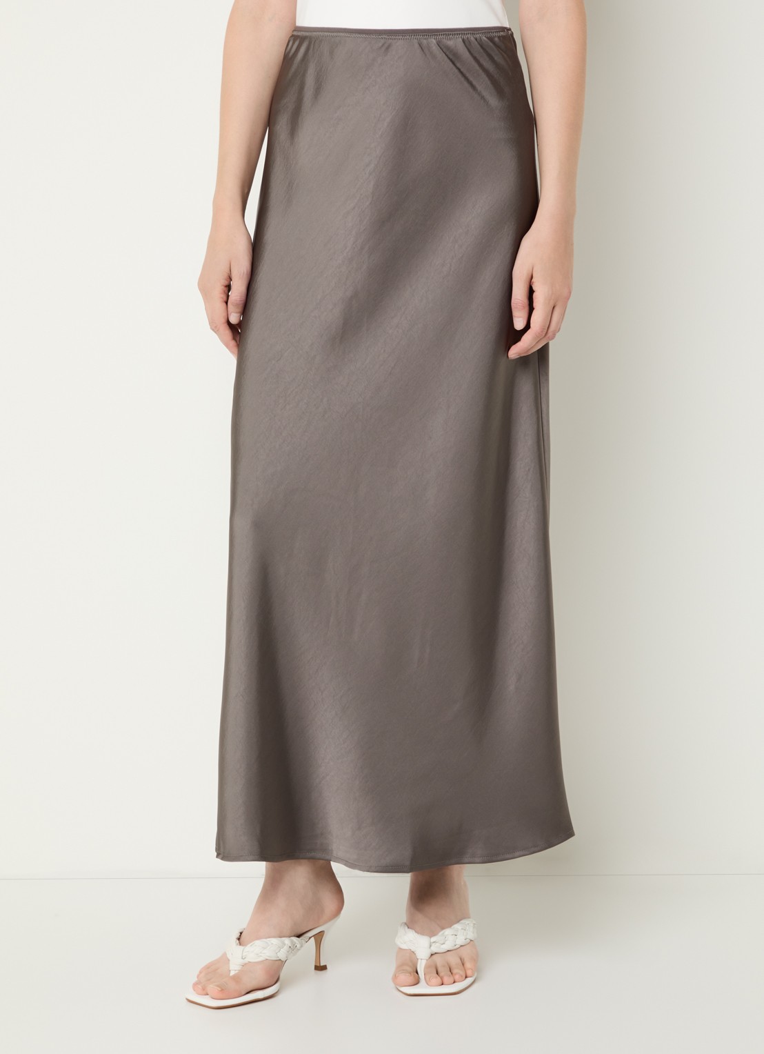 Neo Noir Vicky maxi rok van satijn - detail 4 grijs