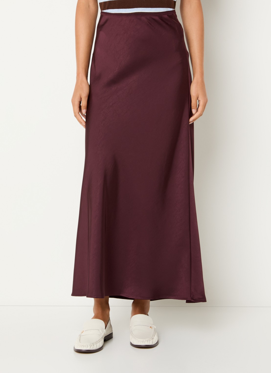 Neo Noir Vicky maxi rok van satijn - detail 4 bordeauxrood