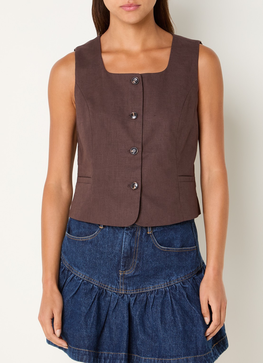 Neo Noir Yula gilet in linnenblend - detail 2 donkerbruin