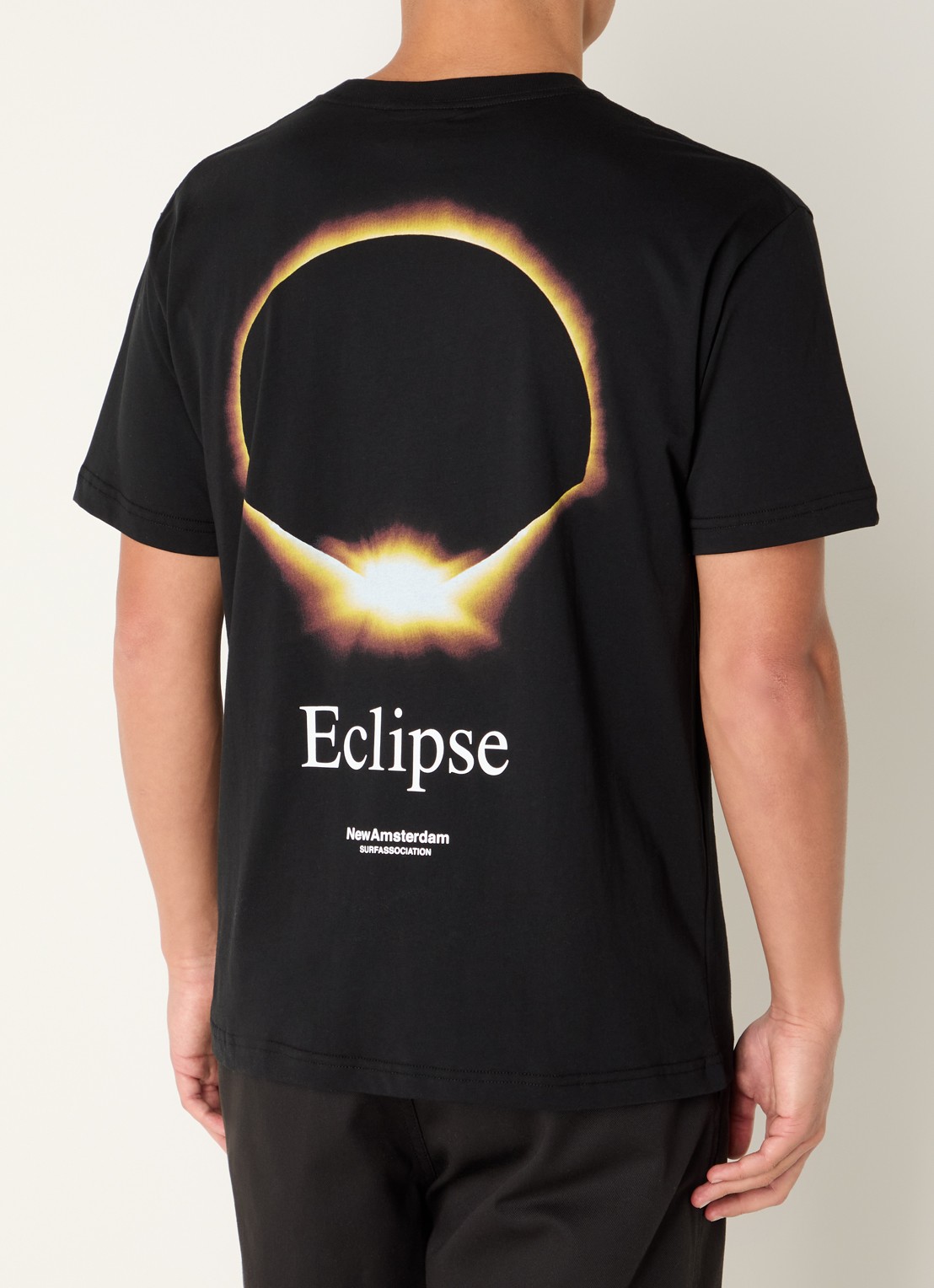 New Amsterdam Surf Association Eclipse T-shirt met logo- en backprint - detail zwart