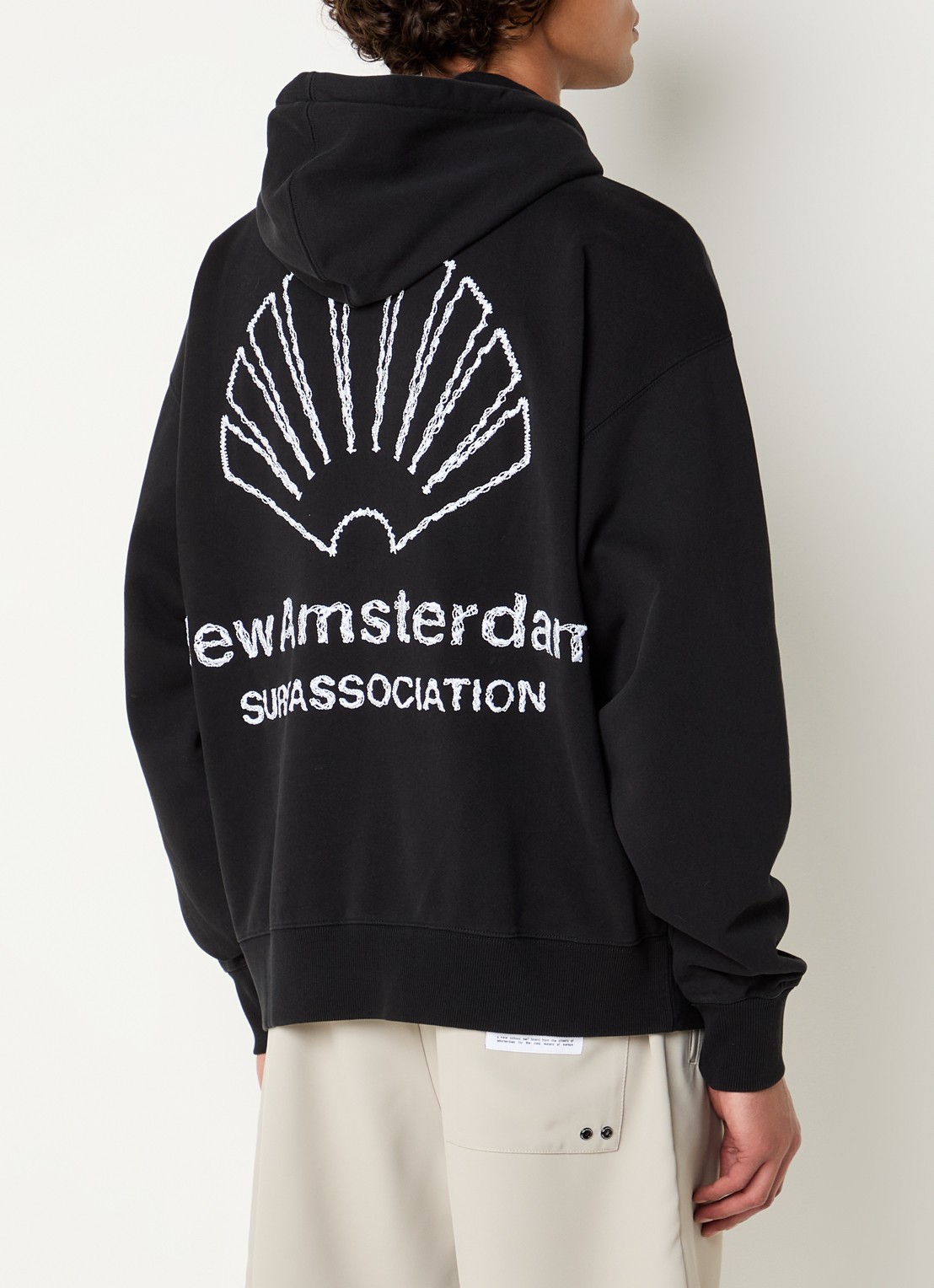 New Amsterdam Surf Association Hoodie met logo- en backprint - detail 2 zwart