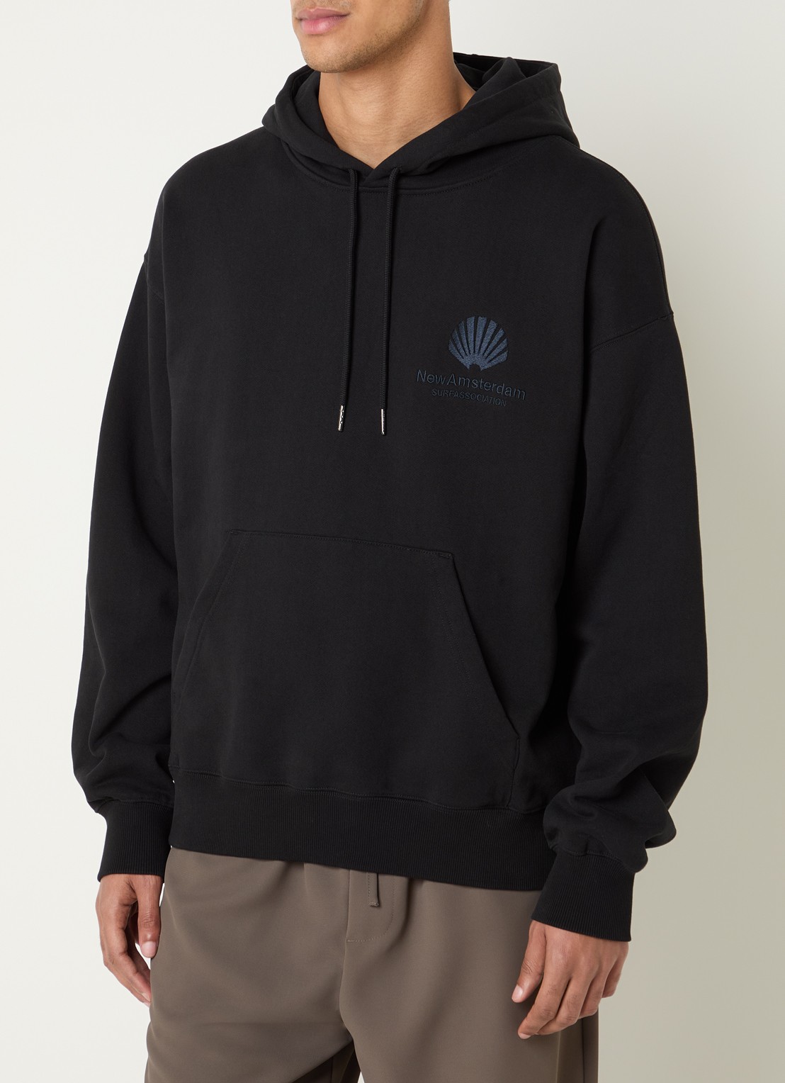 New Amsterdam Surf Association Hoodie met logoborduring - achterkant zwart