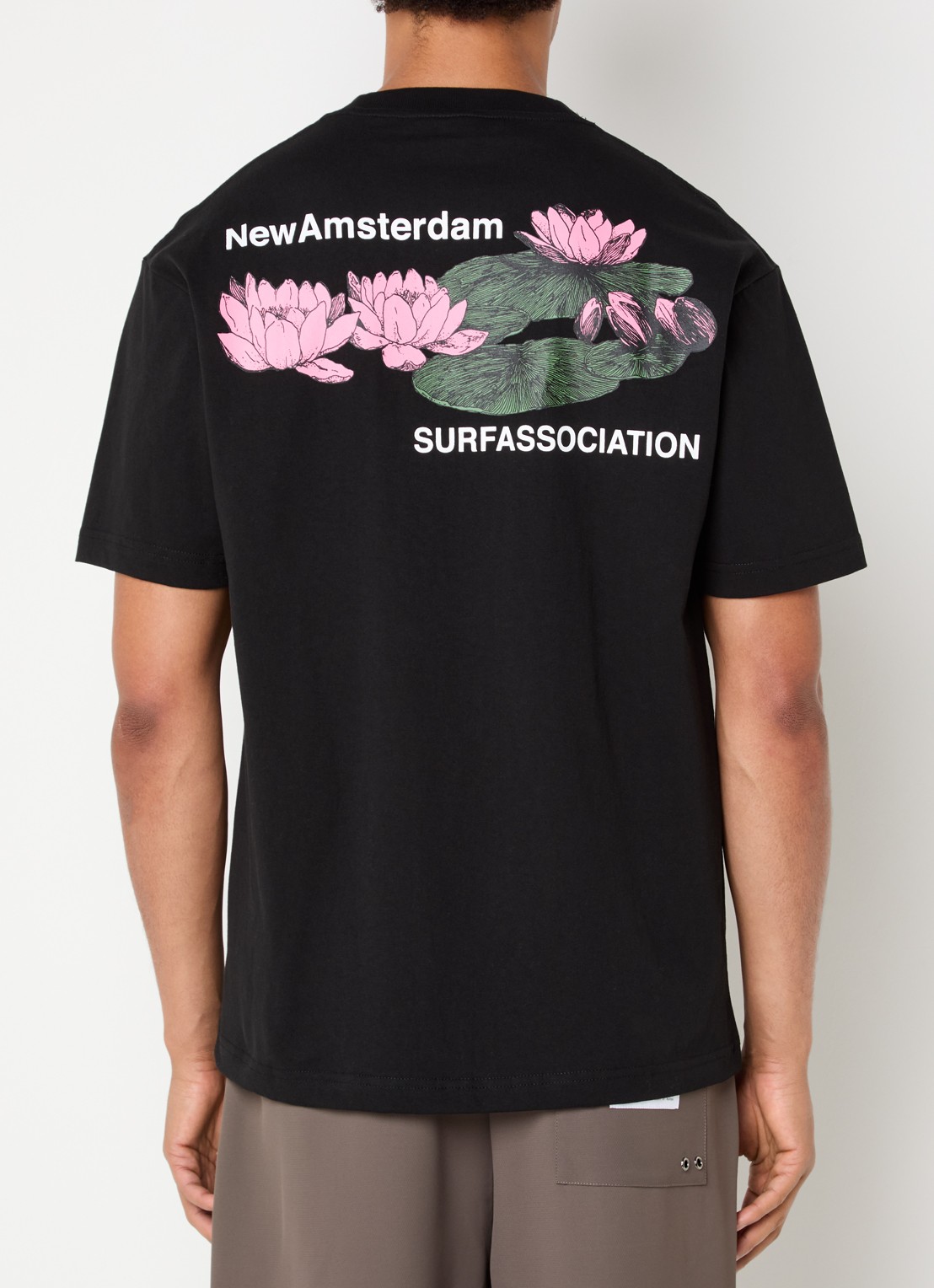 New Amsterdam Surf Association Lilies T-shirt met front- en backprint - detail zwart