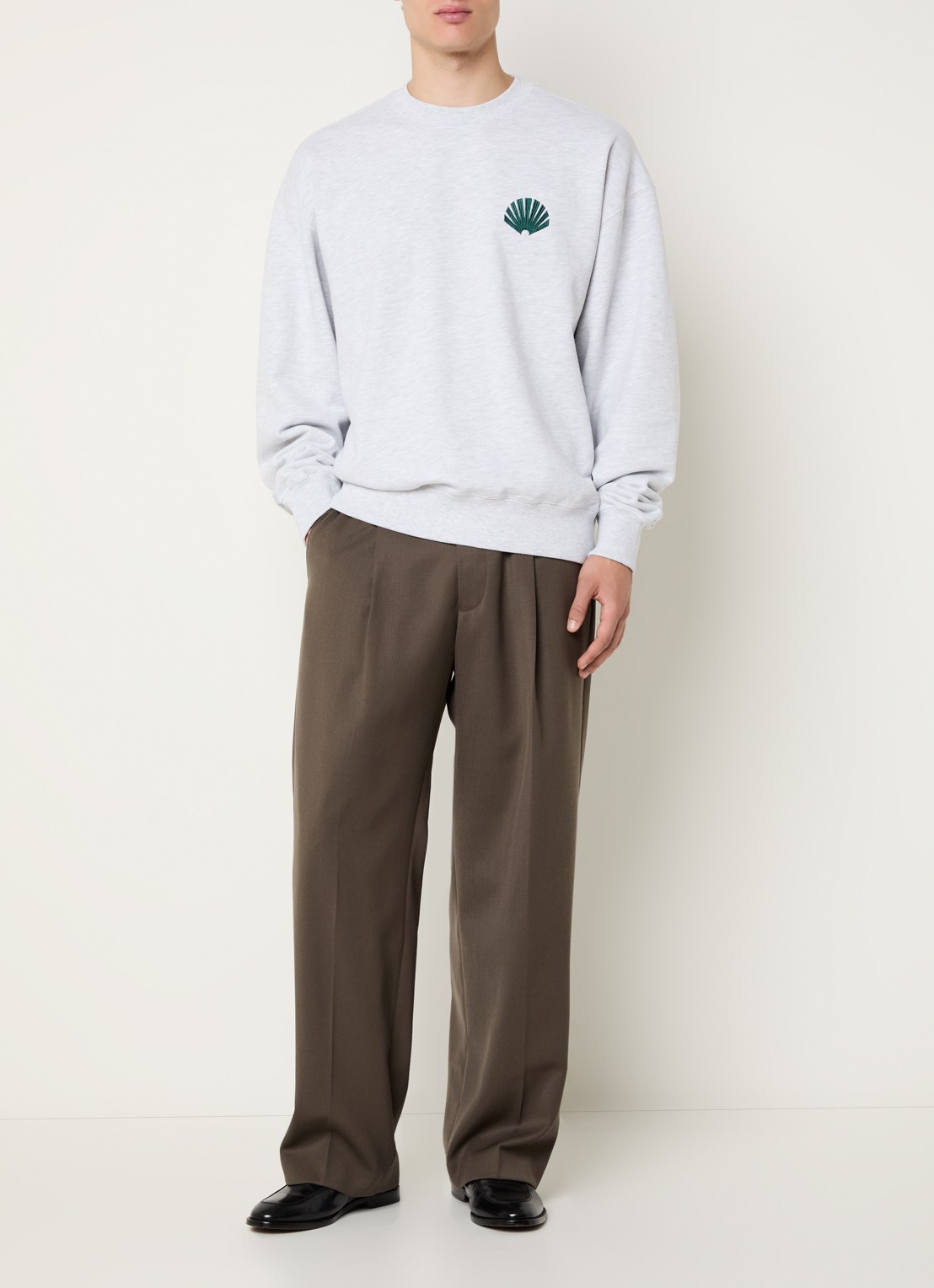 New Amsterdam Surf Association Sweater met logo- en backprint - voorkant 2 grijsmele