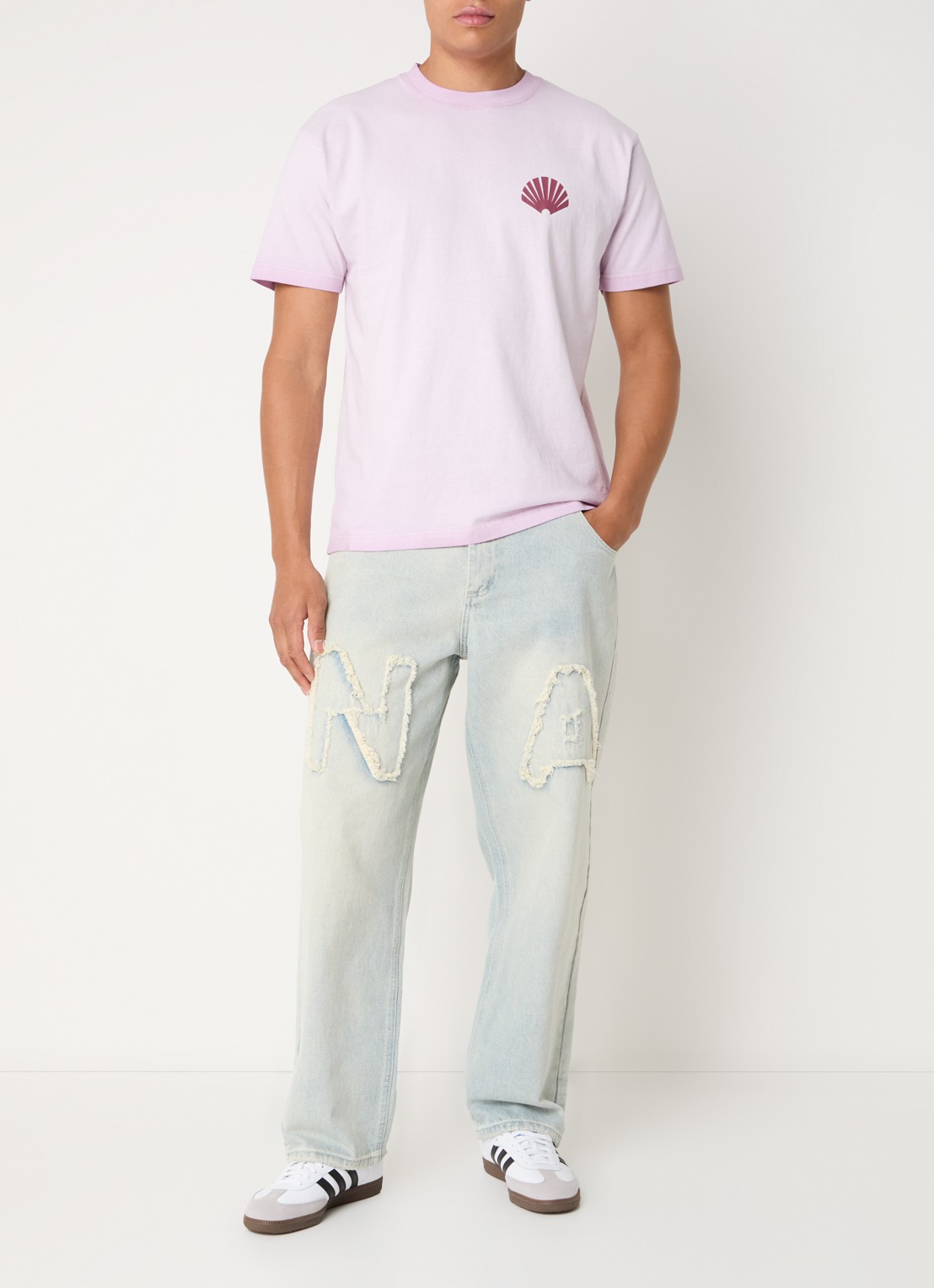 New Amsterdam Surf Association T-shirt met logo- en backprint - voorkant 4 lichtpaars