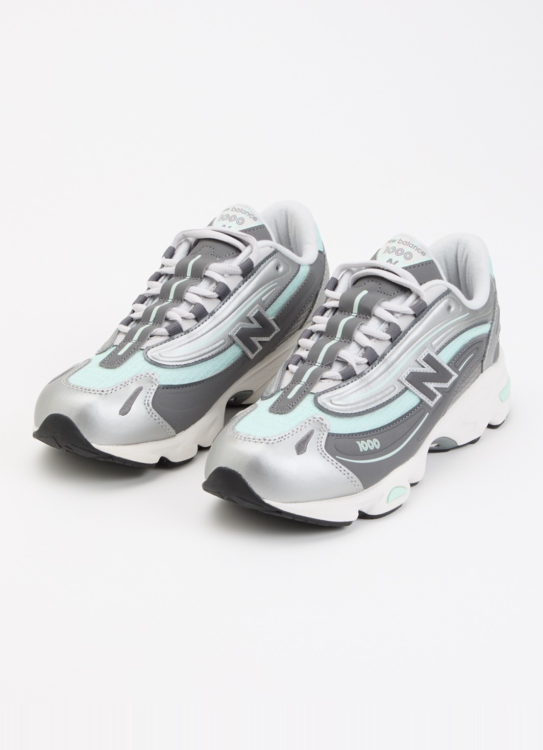 New Balance 1000 sneaker met mesh details - voorkant 4 grijs