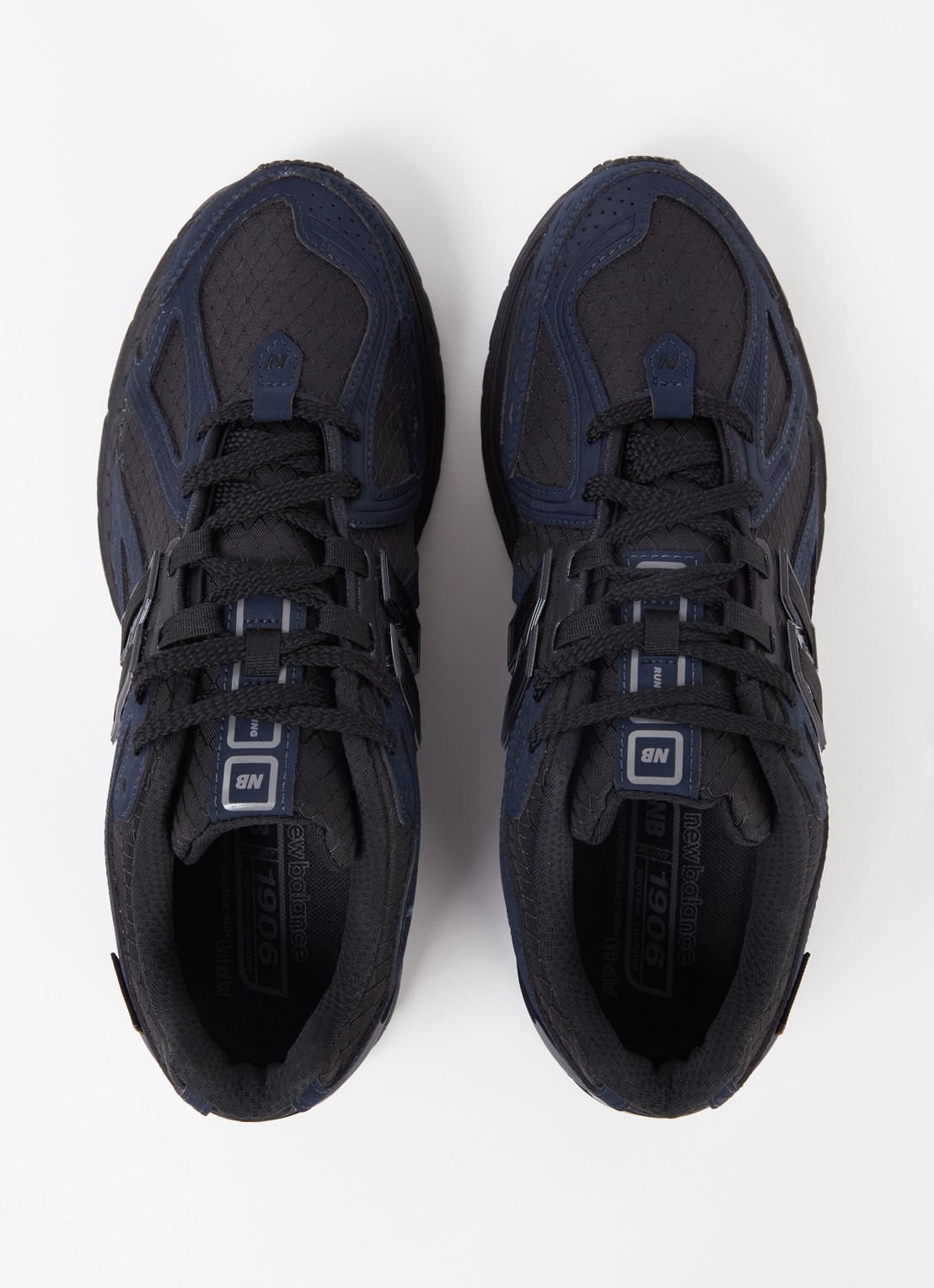 New Balance 1906 sneaker met leren details - detail 2 donkerblauw