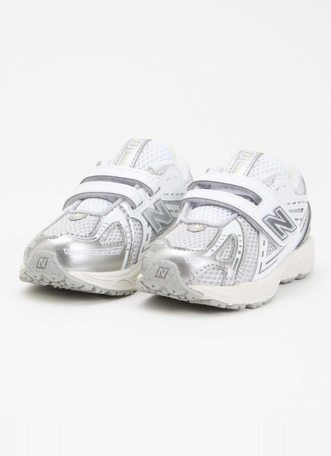 New Balance 1906 sneaker met mesh details - voorkant 3 wit