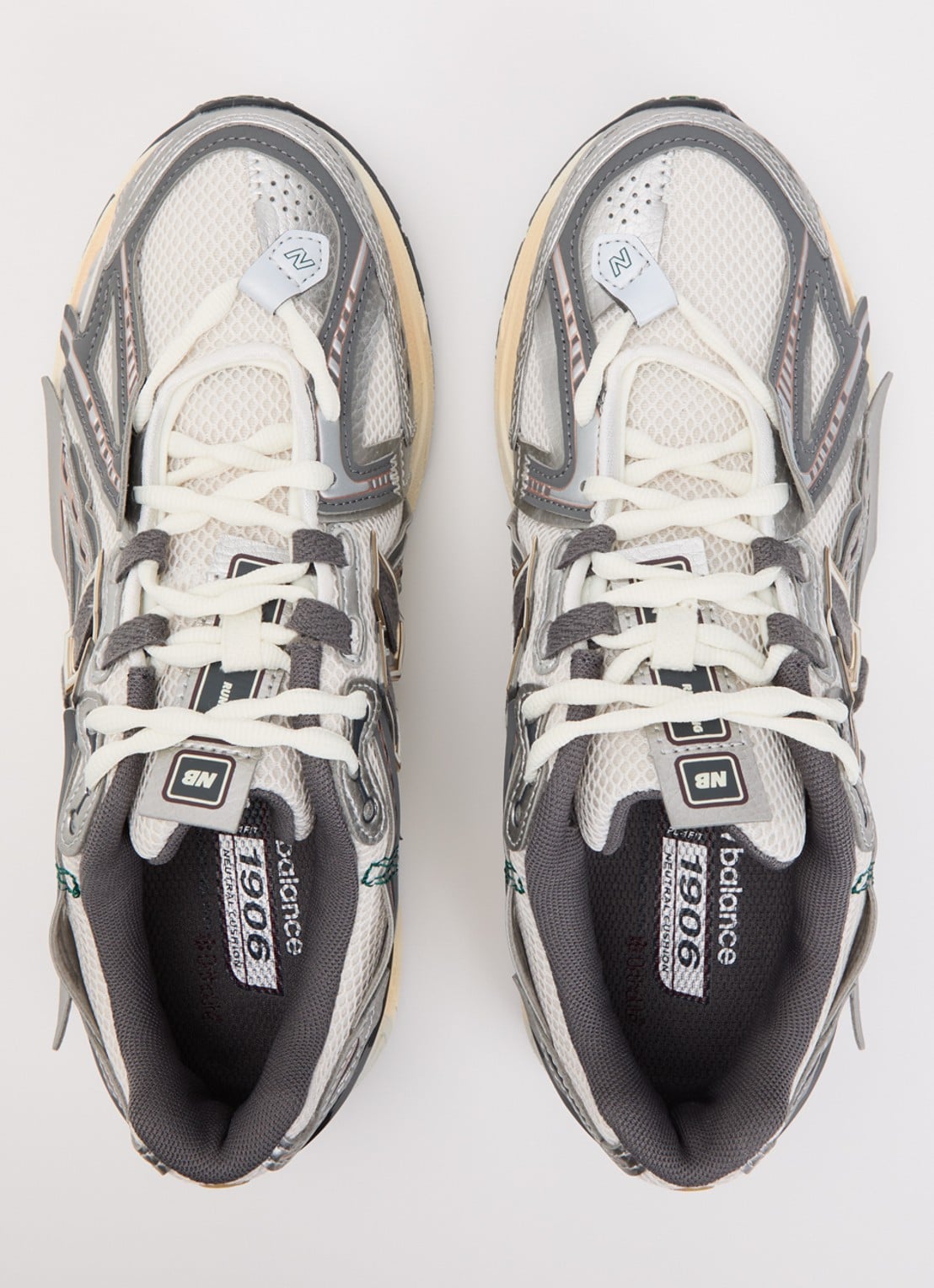 New Balance 1906A sneaker met metallic details  - detail 3 zilver