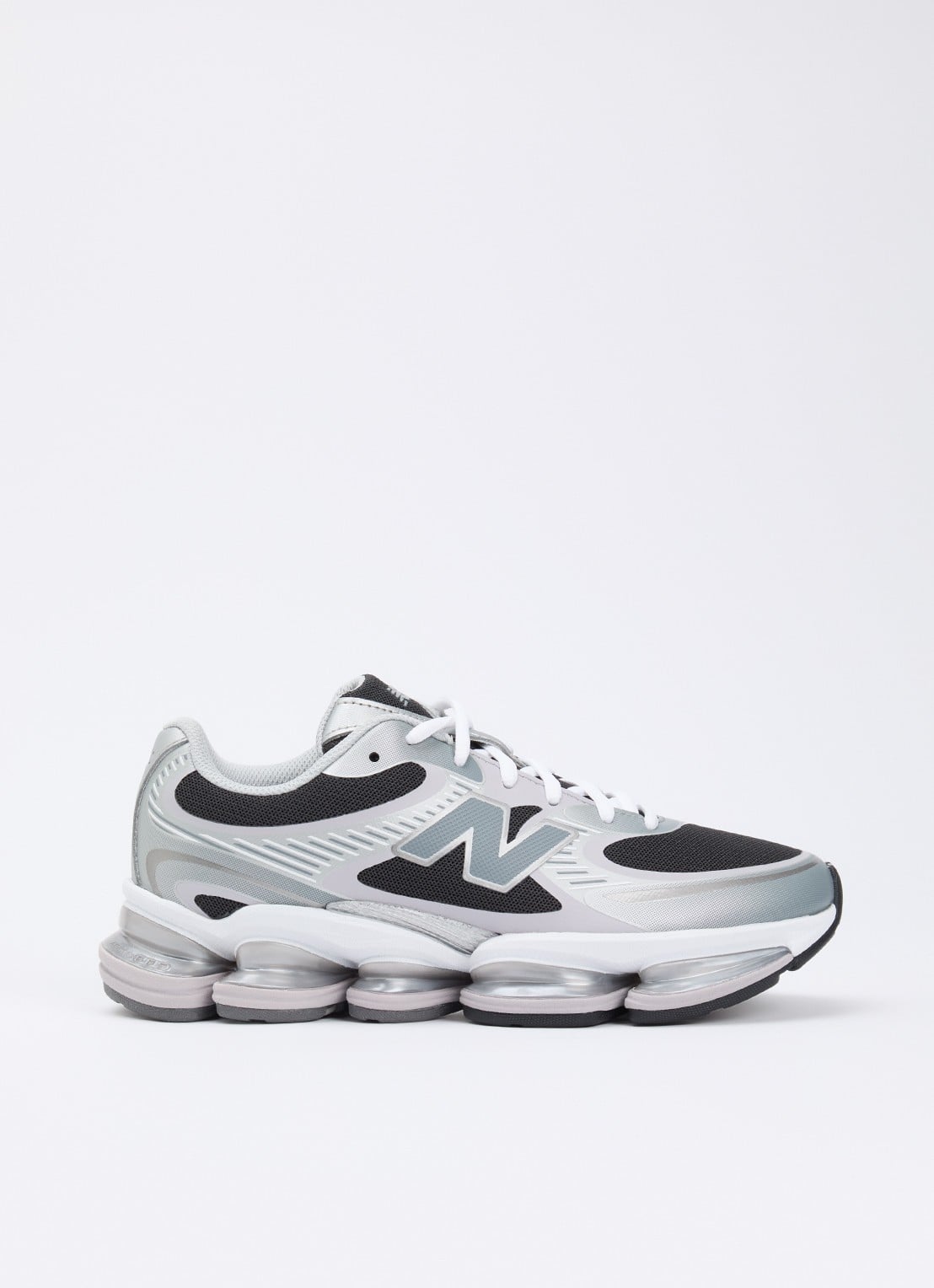 New Balance 2000 sneaker met mesh details - voorkant 2 zilver