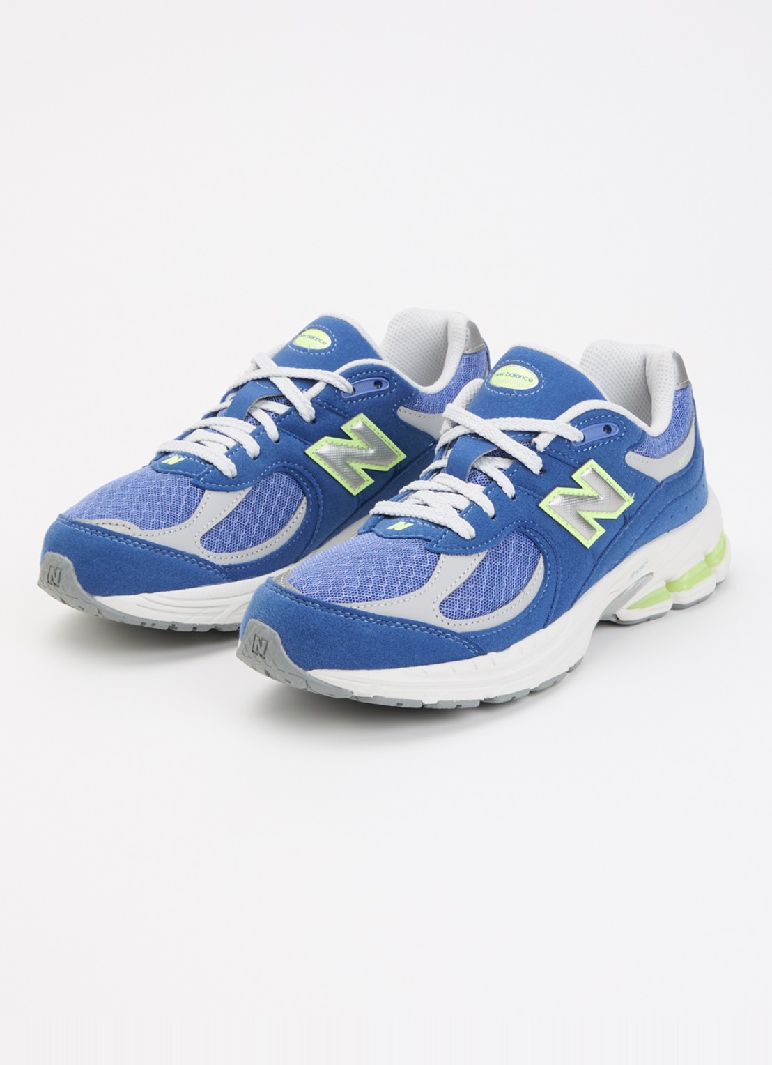 New Balance 2002R sneaker met mesh details - voorkant 3 blauw