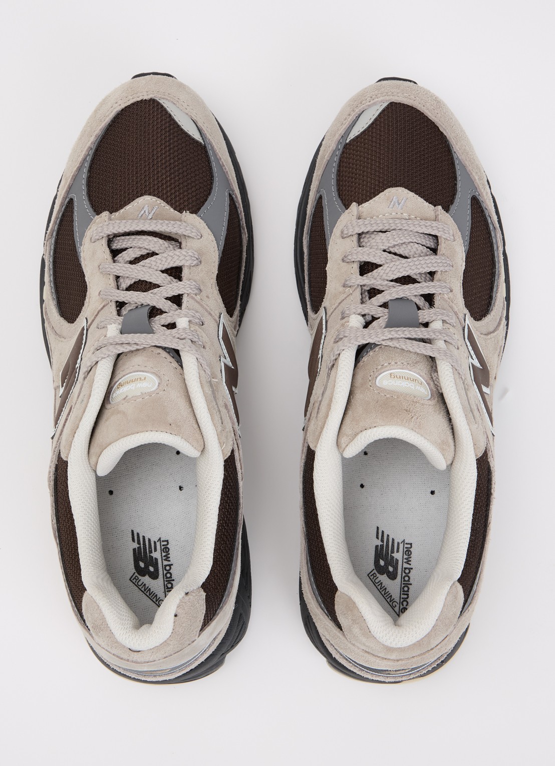 New Balance 2002R sneaker van suède met mesh details - detail 7 beige