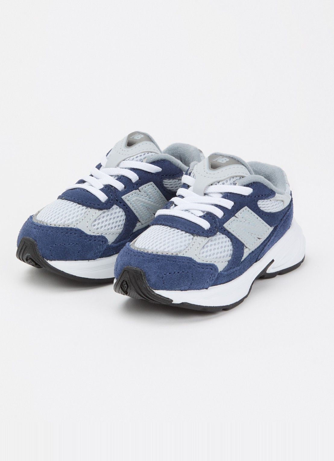 New Balance 2010 sneaker met details van mesh - voorkant 4 donkerblauw