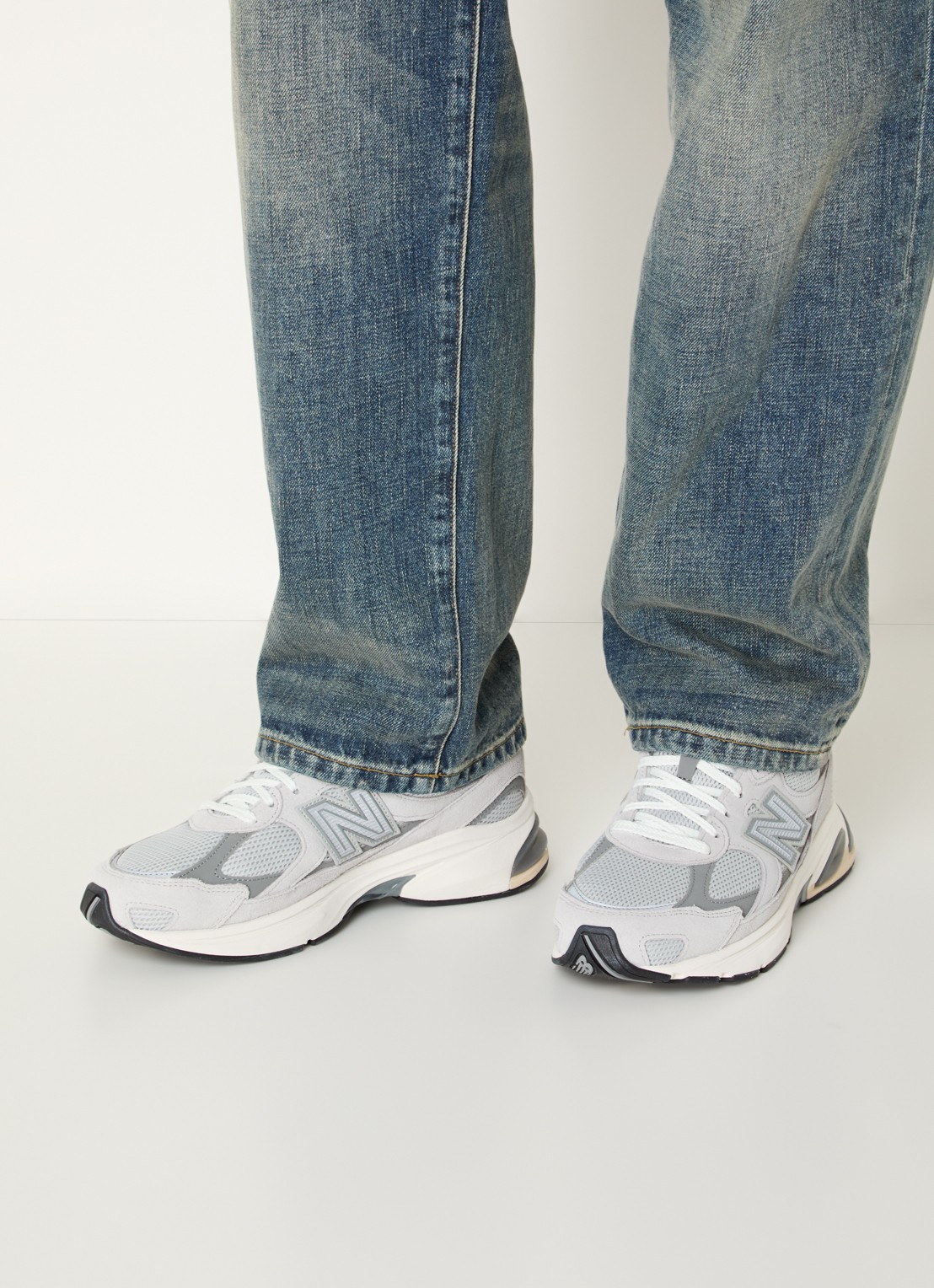New Balance 2010 sneaker met logo - voorkant 6 grijs