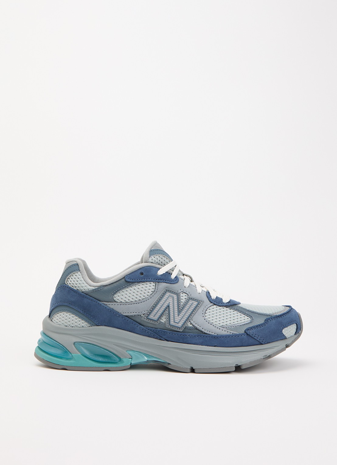 New Balance 2010 sneaker met mesh details - voorkant donkerblauw