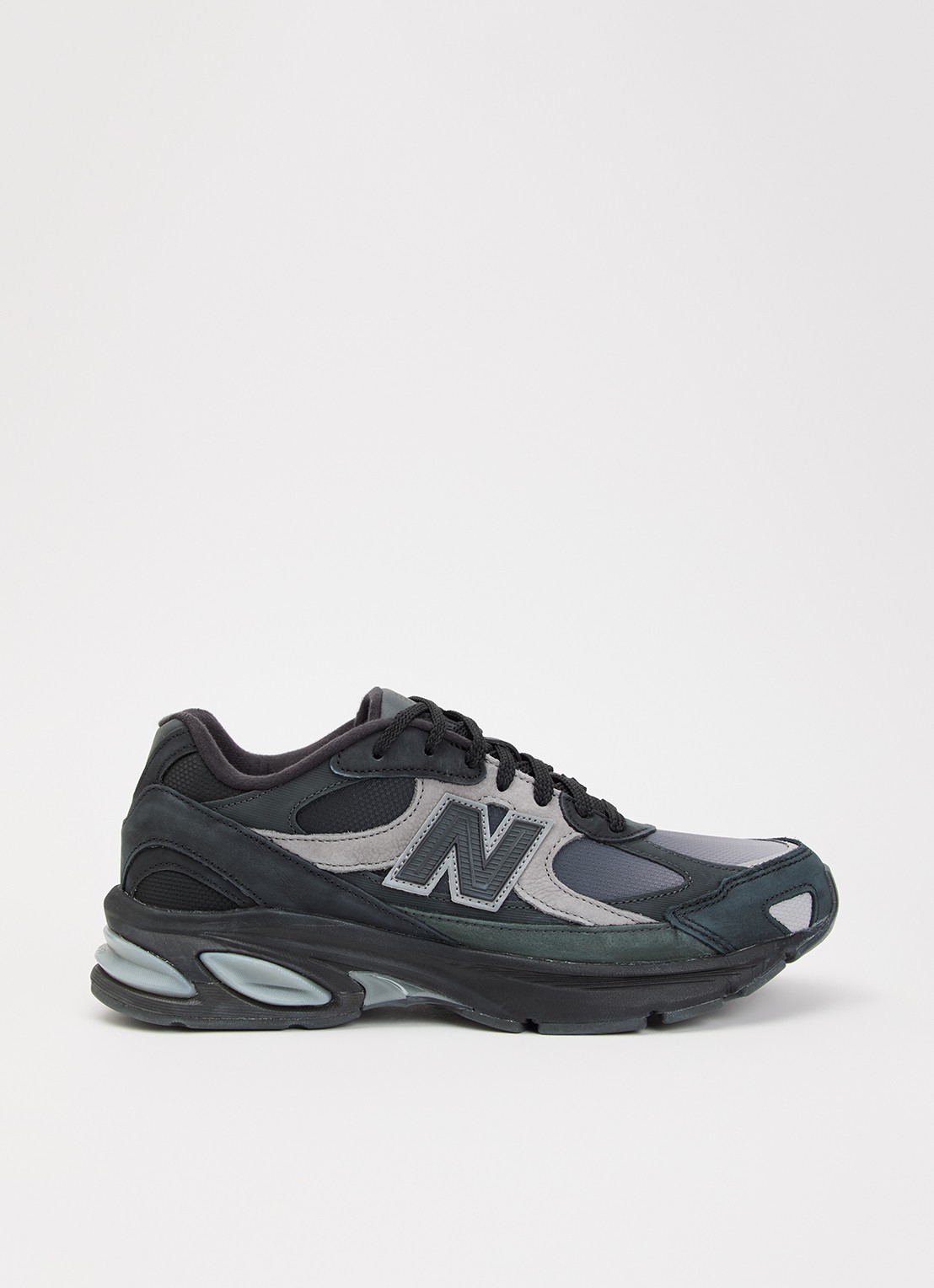 New Balance 2010 sneaker met mesh details - voorkant 4 zwart