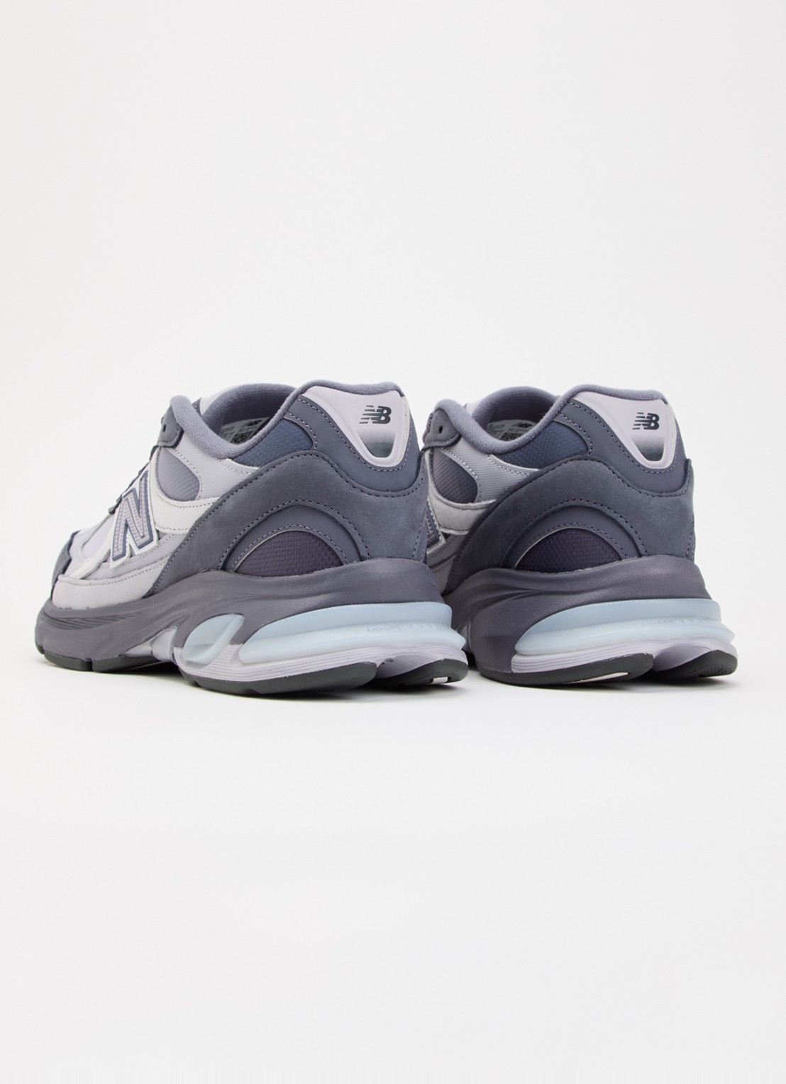 New Balance 2010 sneaker met suède details - achterkant donkerblauw