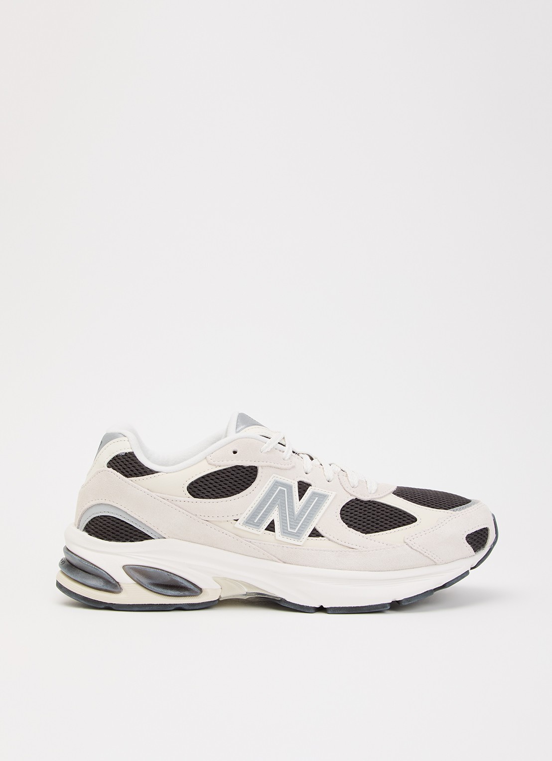 New Balance 2010 sneaker met suède details - voorkant beige