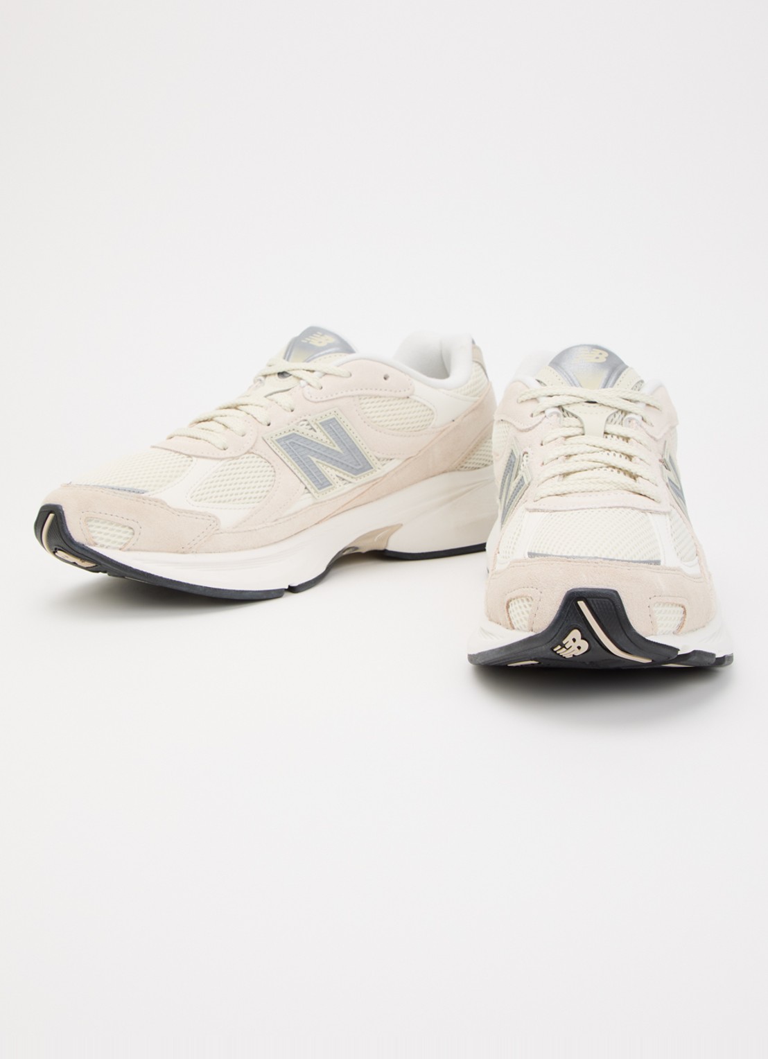 New Balance 2010 sneaker met suède details - detail beige