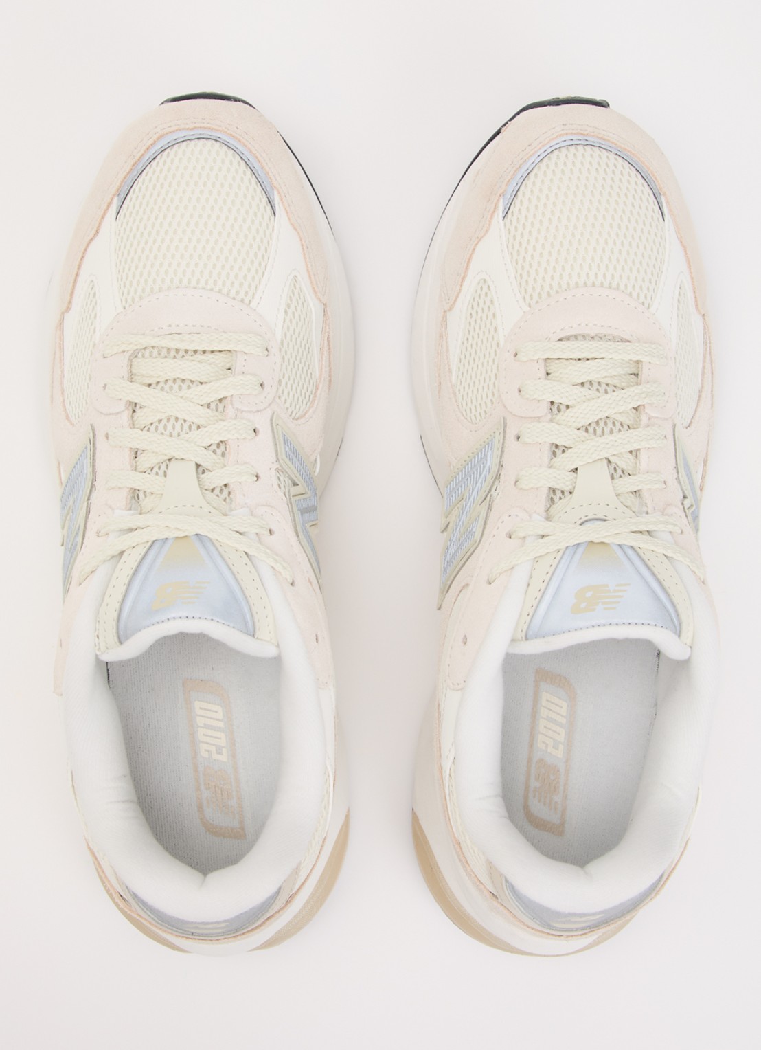 New Balance 2010 sneaker met suède details - detail 2 beige