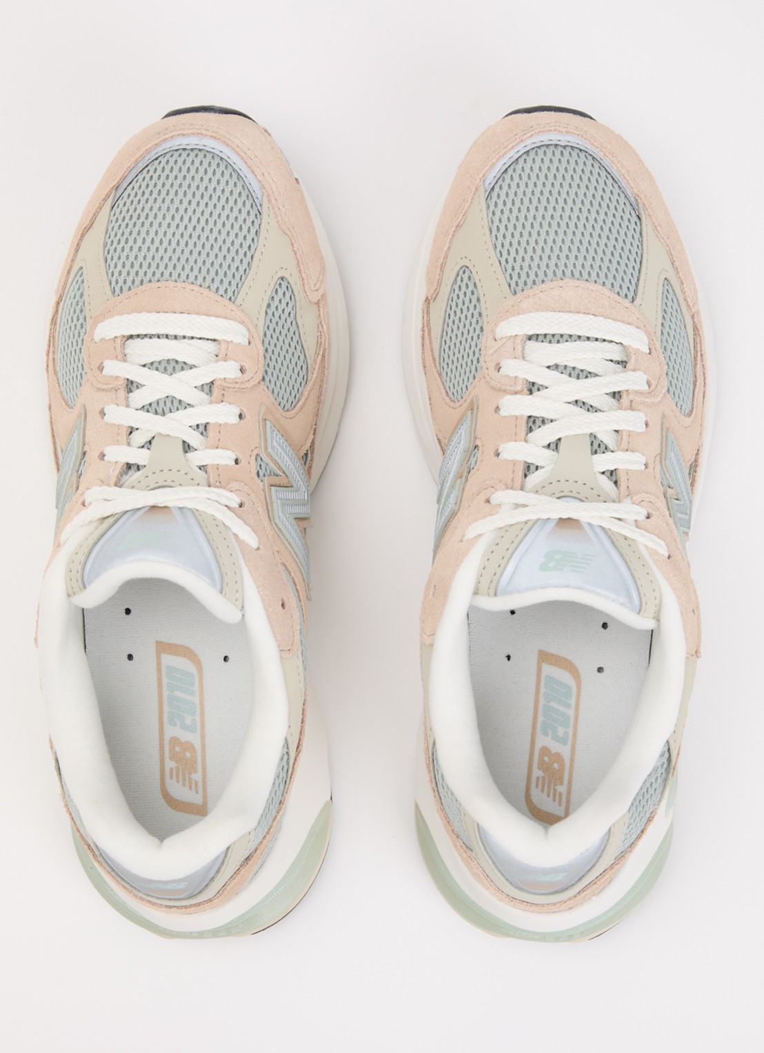 New Balance 2010 sneaker van mesh met details van nubuck - detail 2 beige