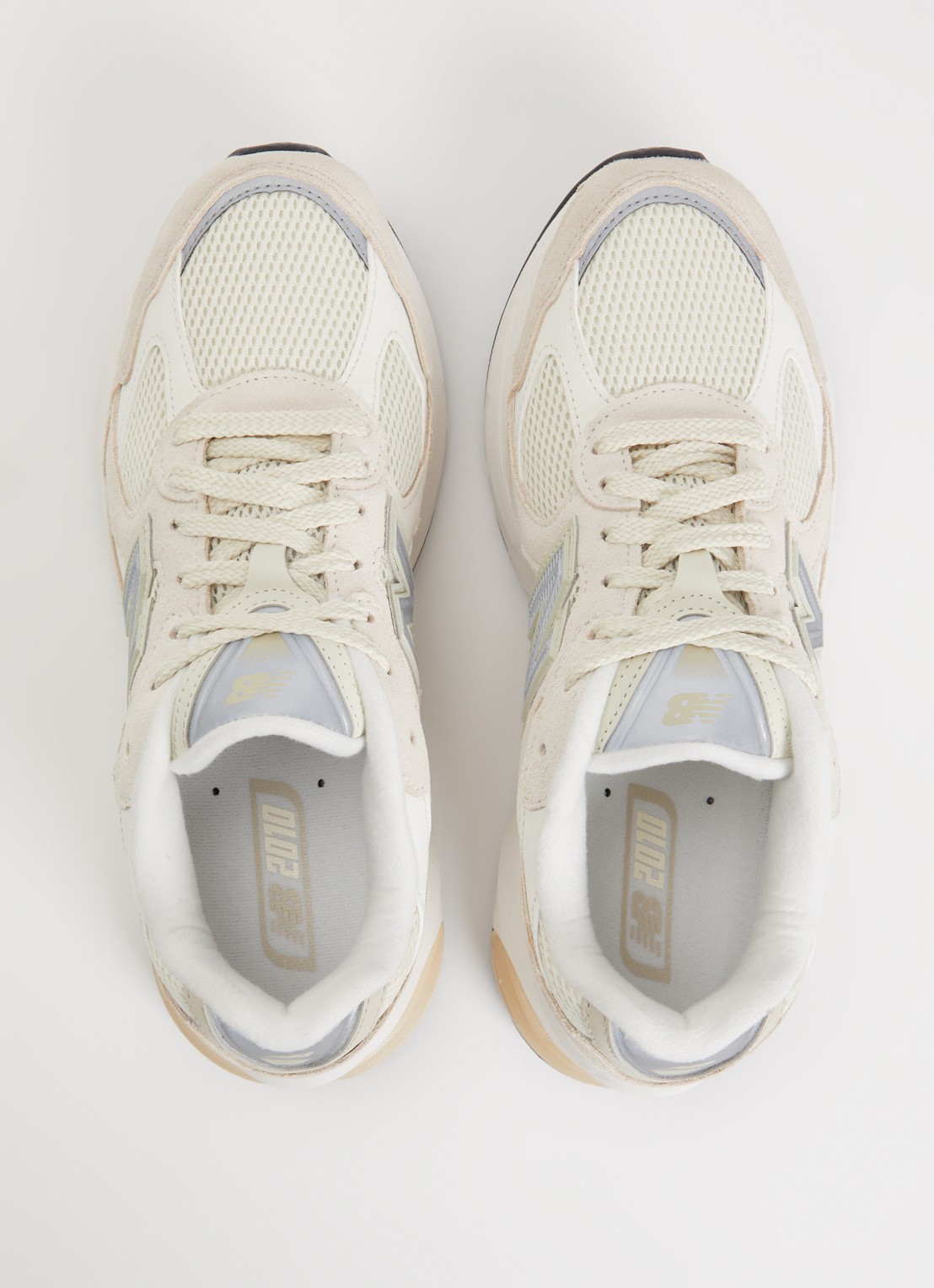 New Balance 2010 sneaker van mesh met suède details - detail 2 creme