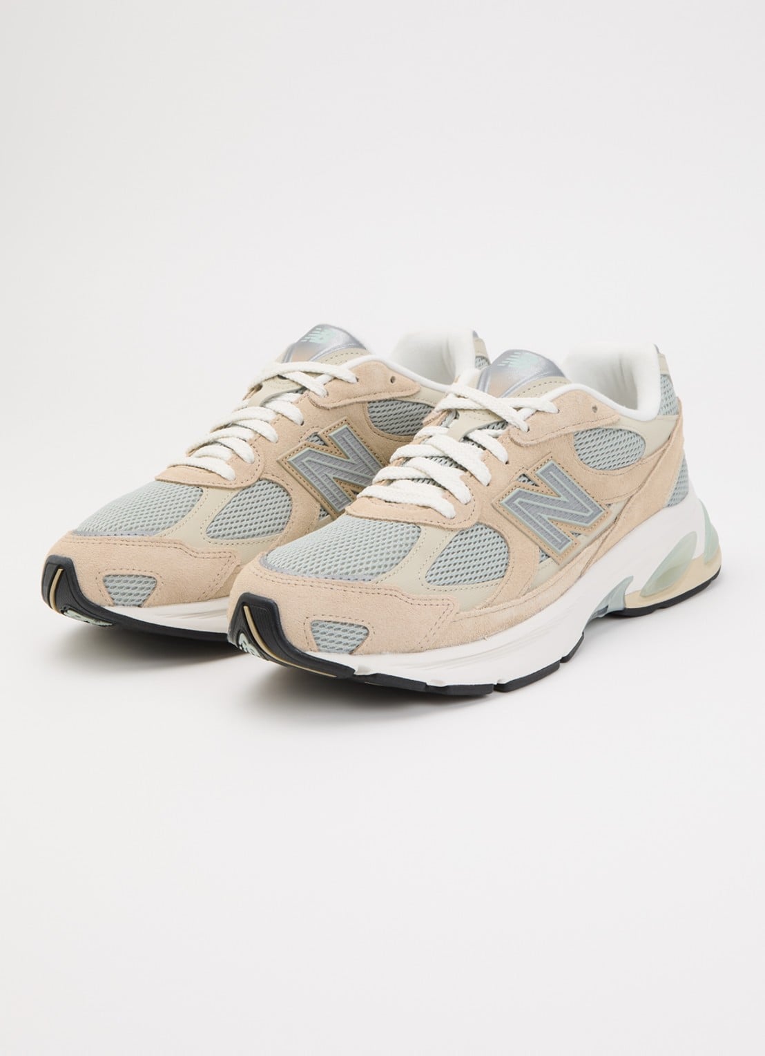 New Balance 2010 sneaker van met suède details - detail 2 beige