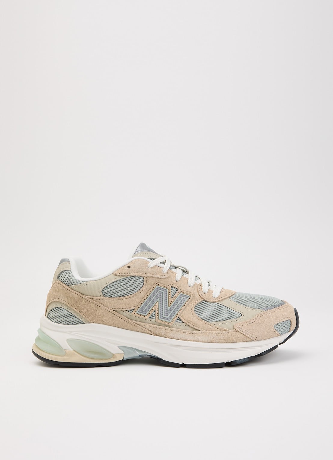 New Balance 2010 sneaker van met suède details - voorkant 5 beige