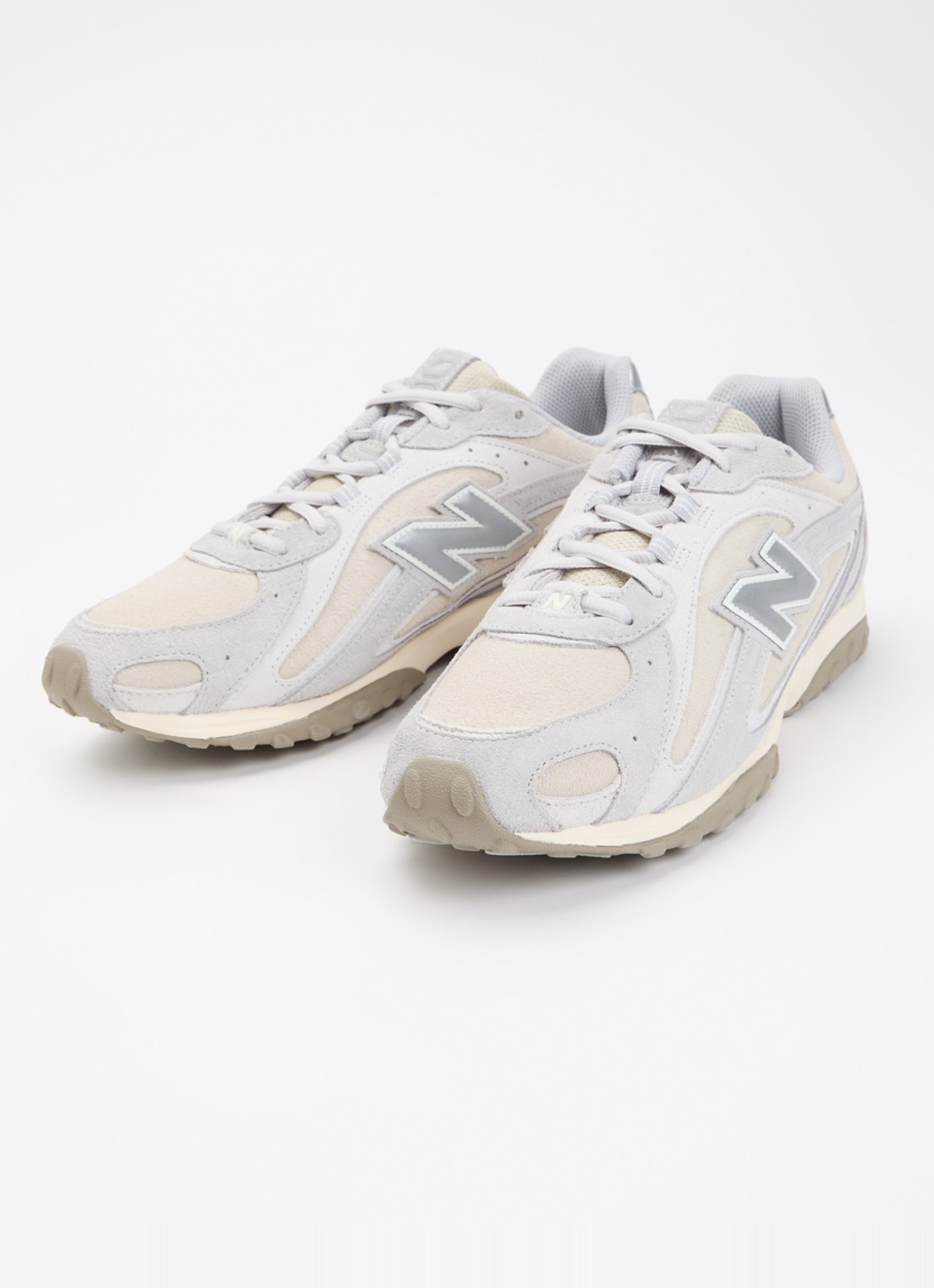 New Balance 204L sneaker met details van mesh - detail 3 lichtgrijs