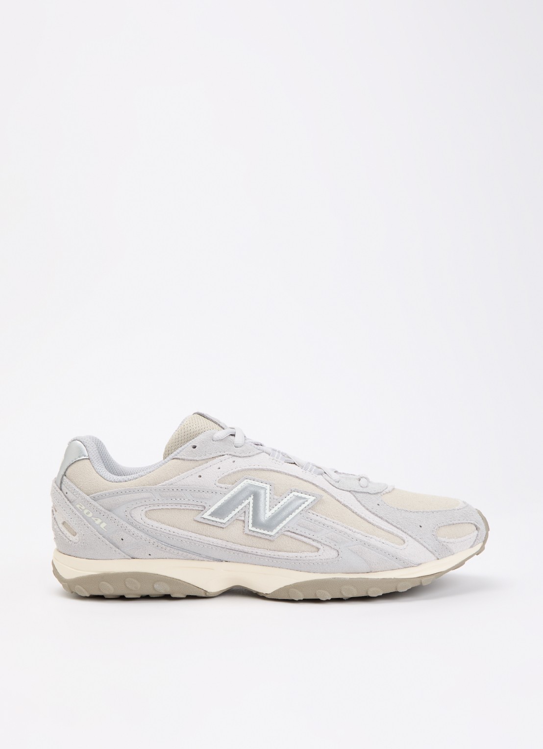 New Balance 204L sneaker met details van mesh - voorkant 2 lichtgrijs